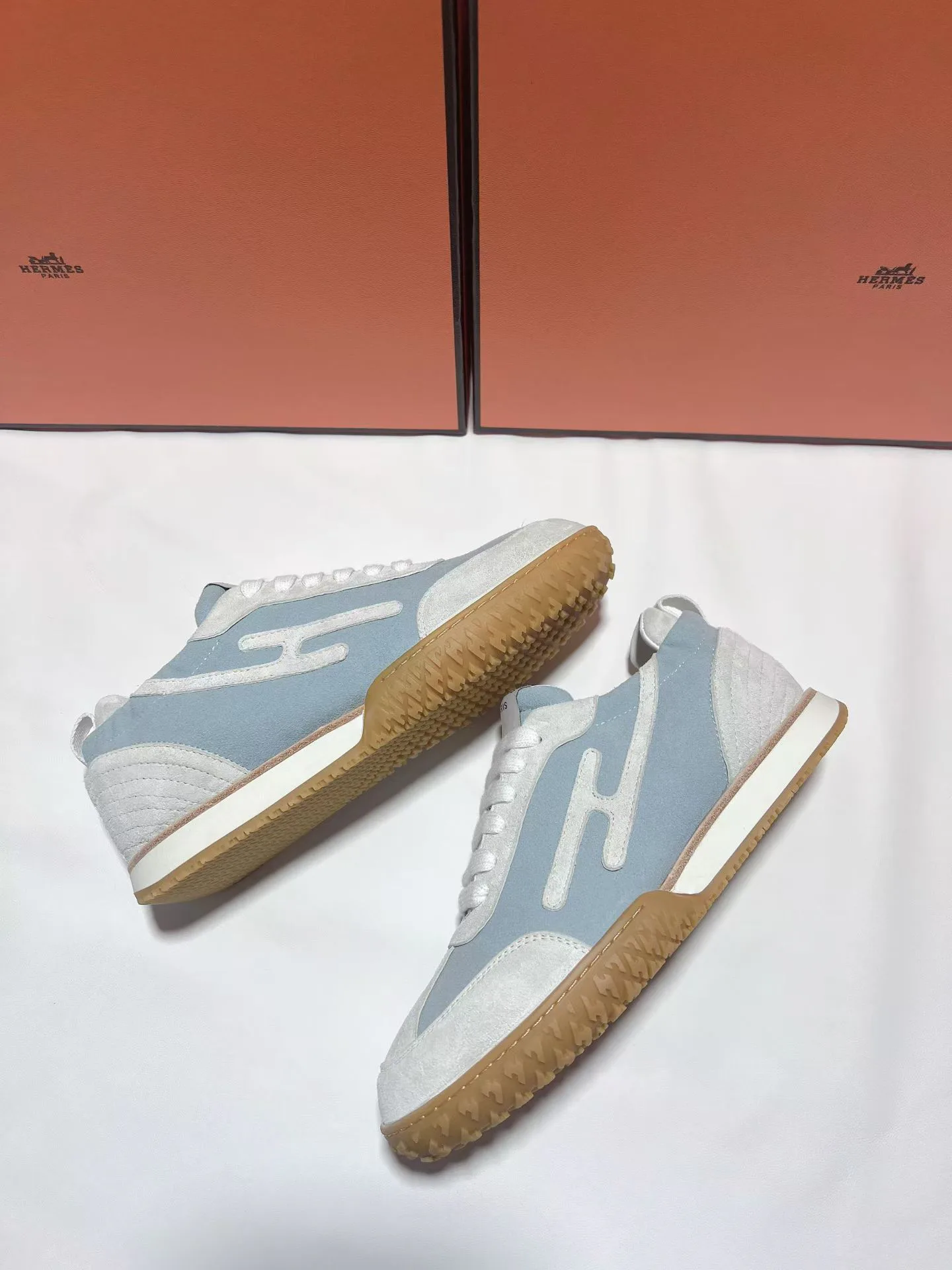 Кроссовки Женские Hermes 11765365