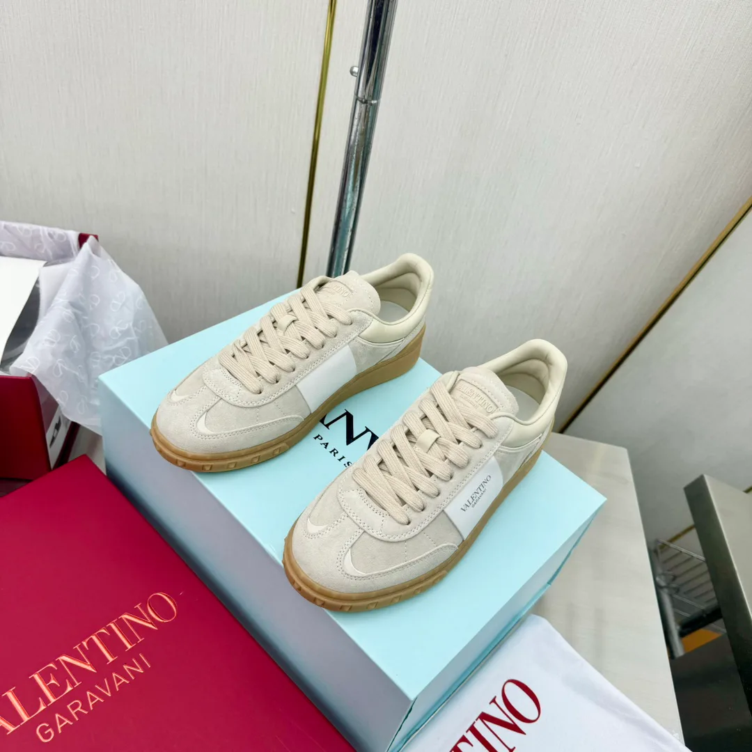 Кроссовки Женские Valentino 17955034