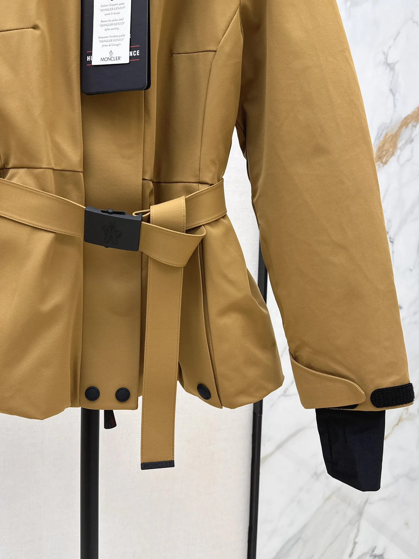 Куртки И Пуховики Женские Moncler 19100485