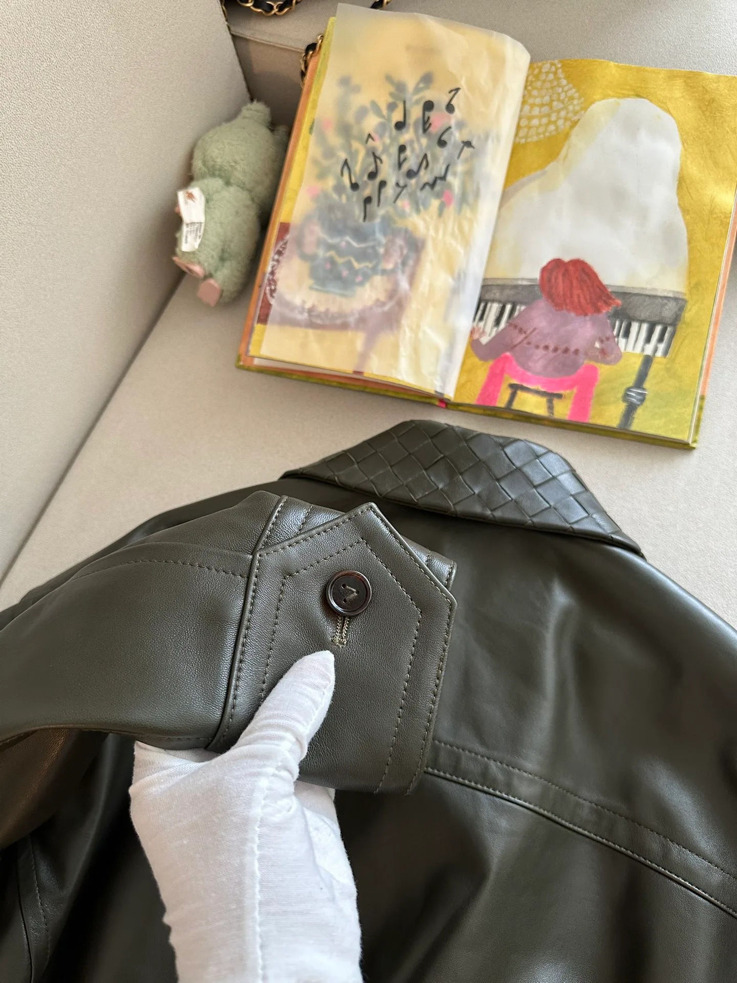 Кожаные Куртки И Дублёнки Женские Bottega Veneta 3567272