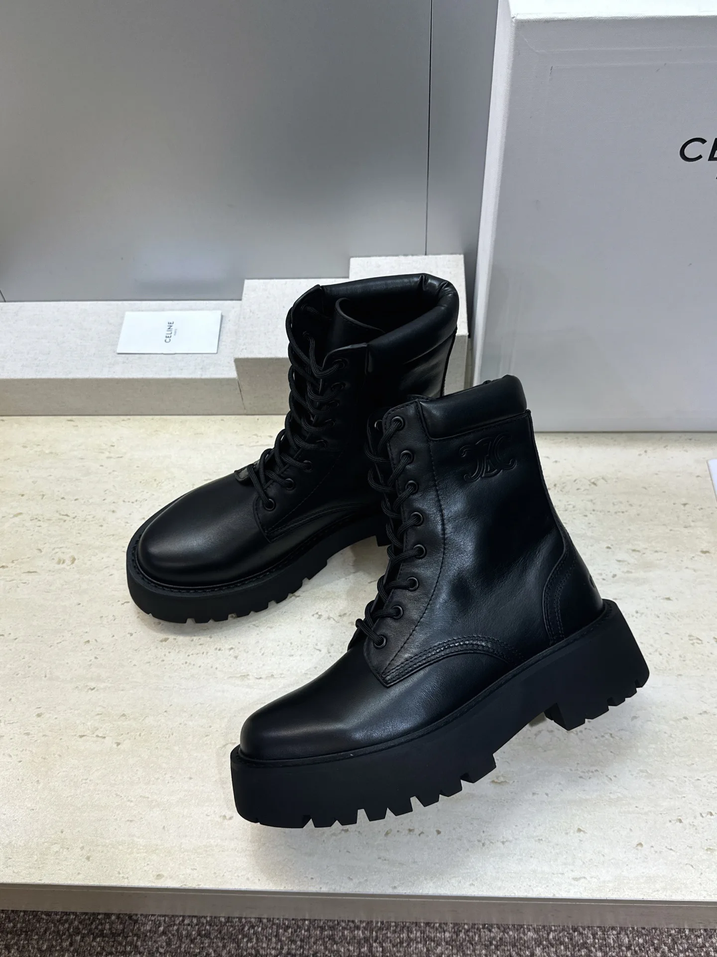 Ботинки Женские Celine 17344266