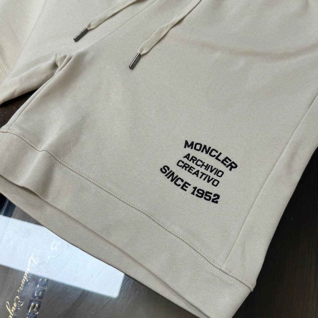 Шорты Женские Moncler 11668074
