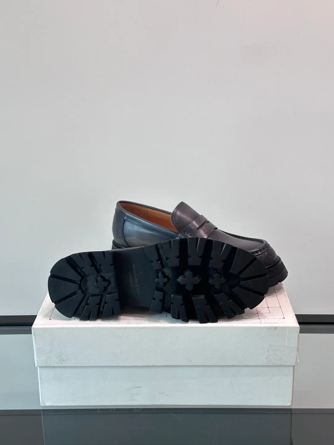 Лоферы И Туфли Мужские Alexander Mcqueen 26176