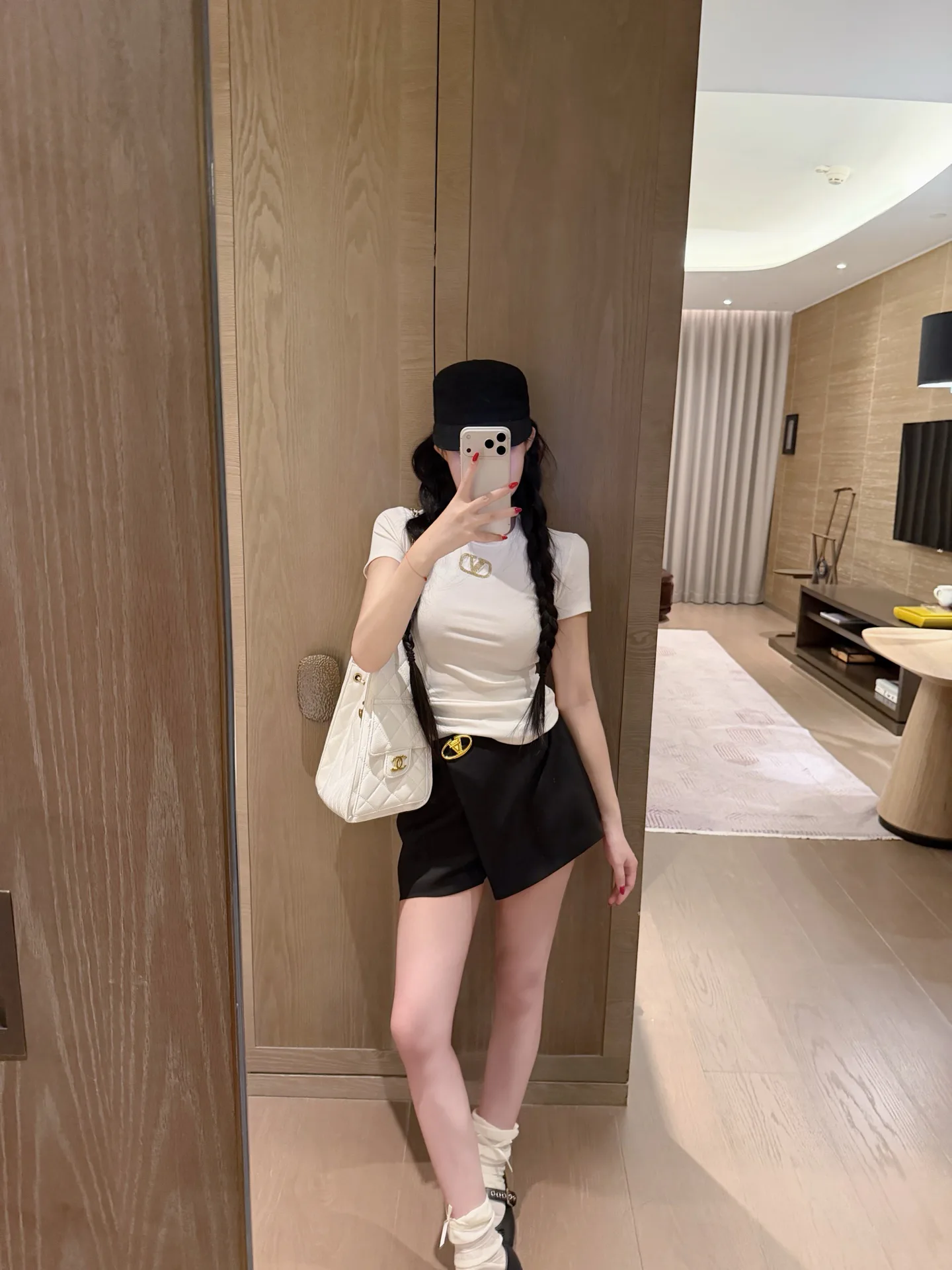 Шорты Женские Valentino 10529053