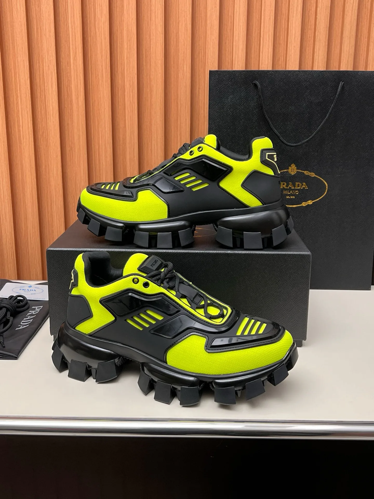 Кроссовки Женские Prada 17955148