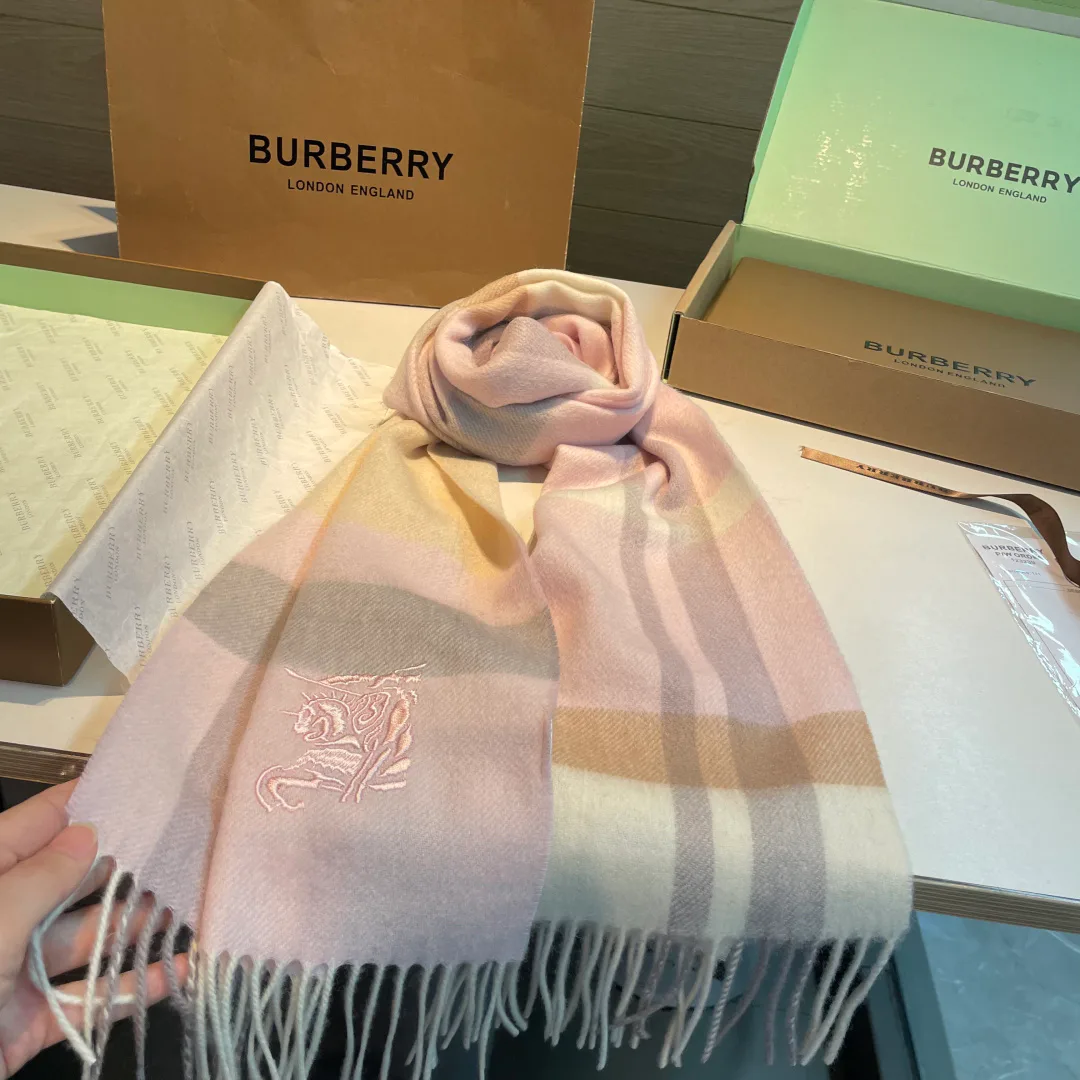 Шарфы Burberry 1303500