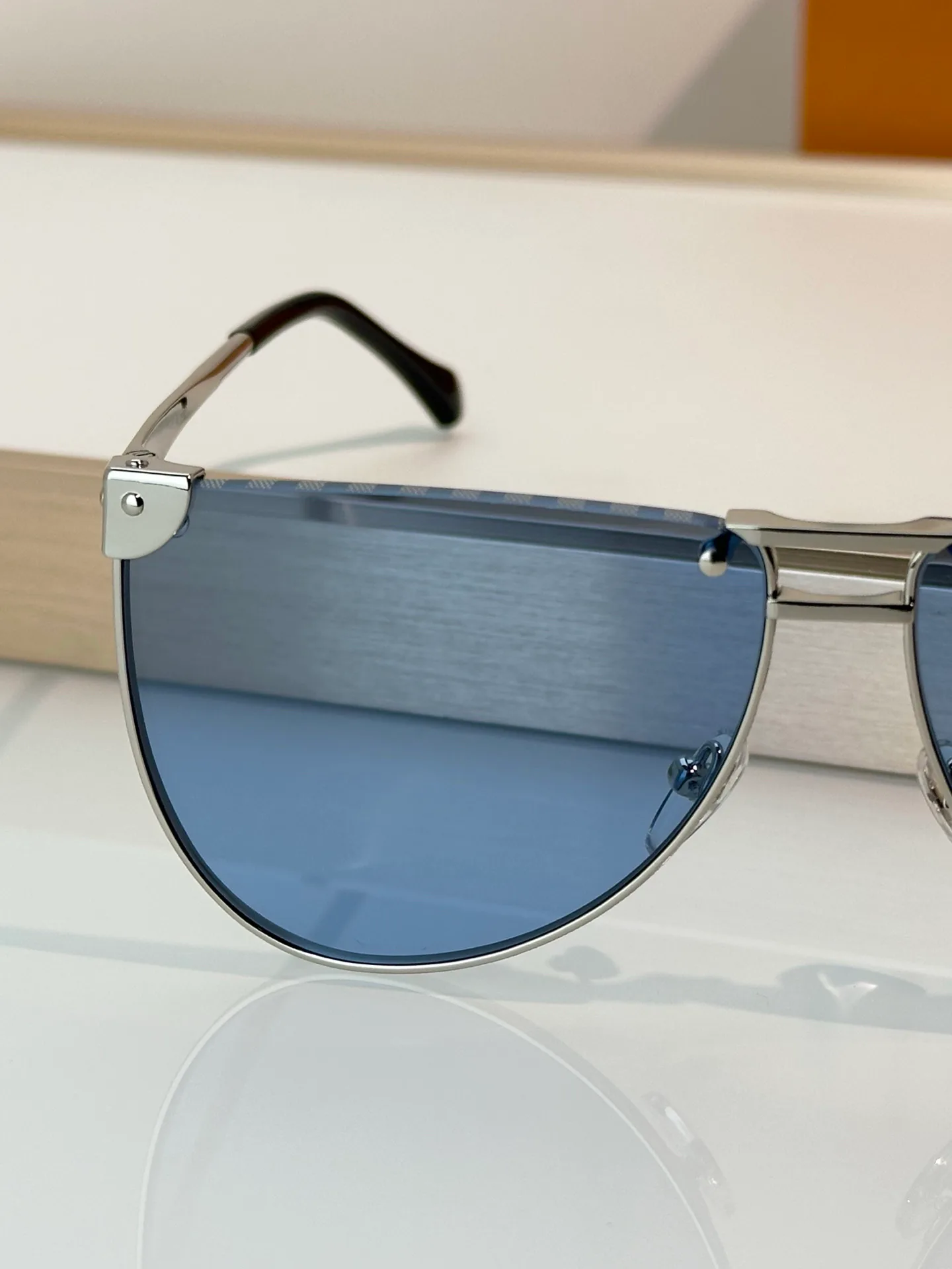 Очки Louis Vuitton 16942428