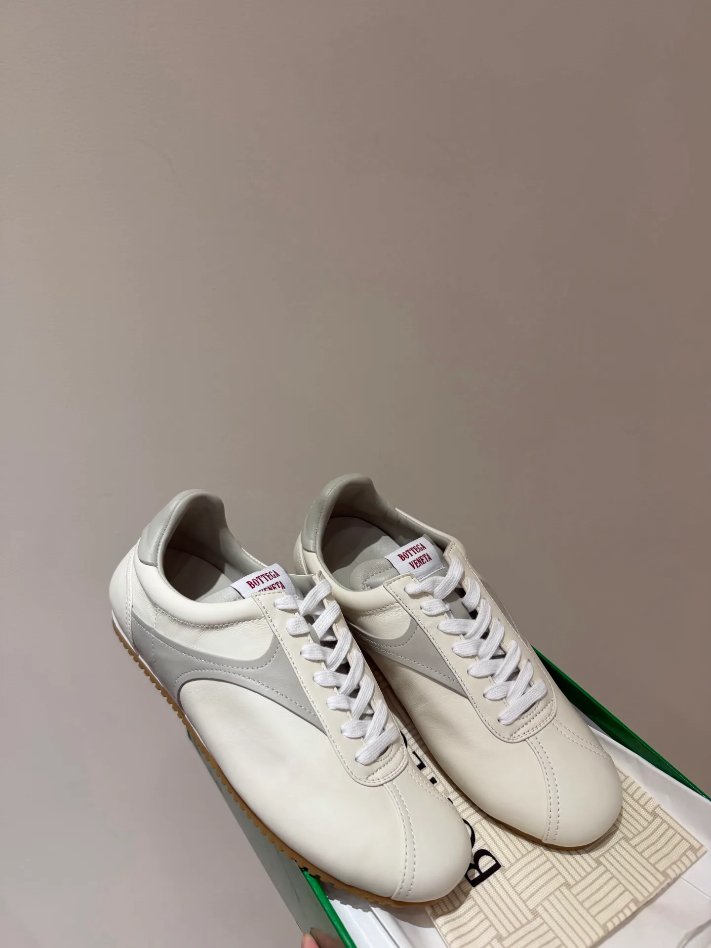 Кроссовки Женские Bottega Veneta 18594505