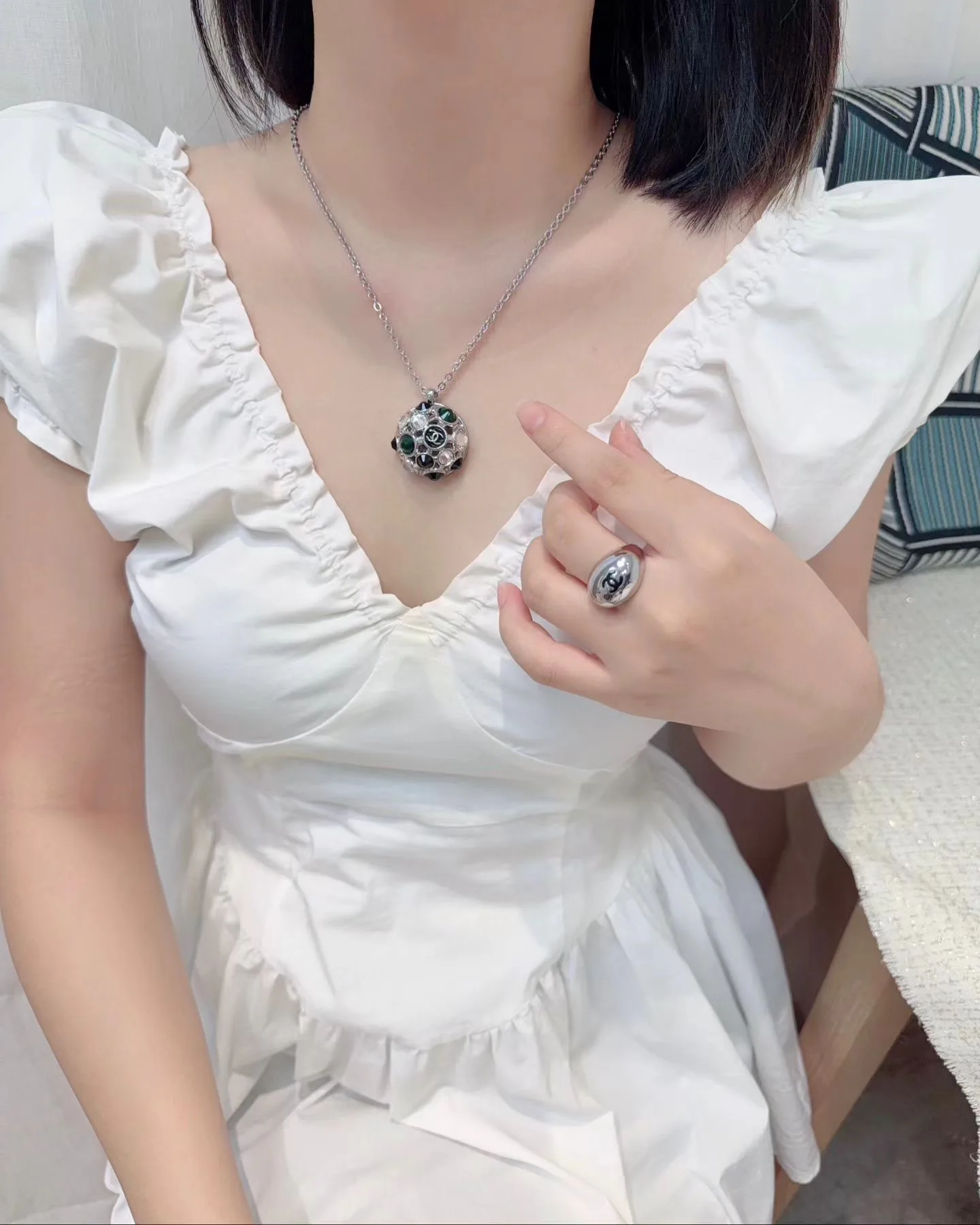 Бижутерия Chanel 18123156