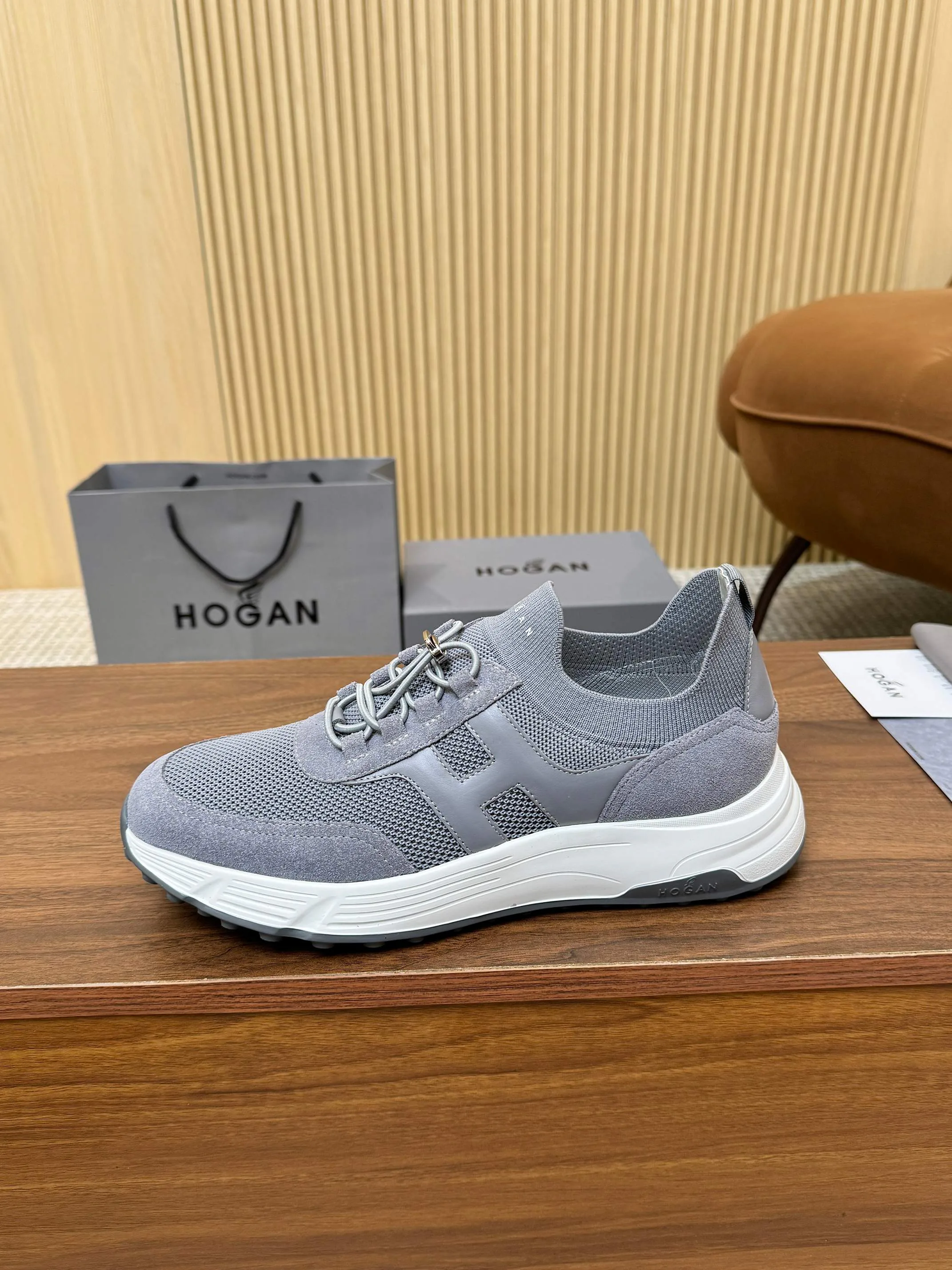 Кроссовки Женские Hogan 18877092