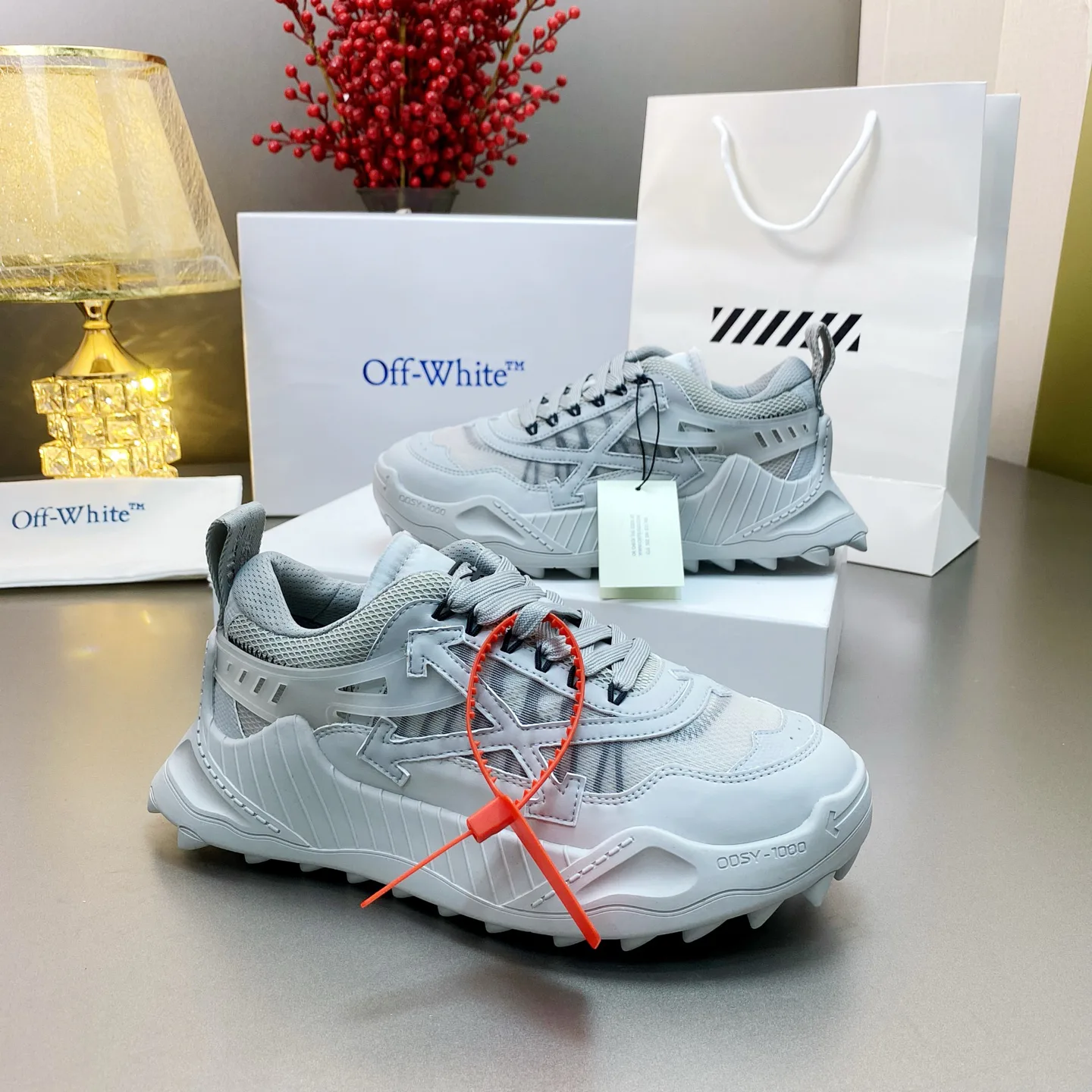 Кроссовки Женские Off-White 17530530