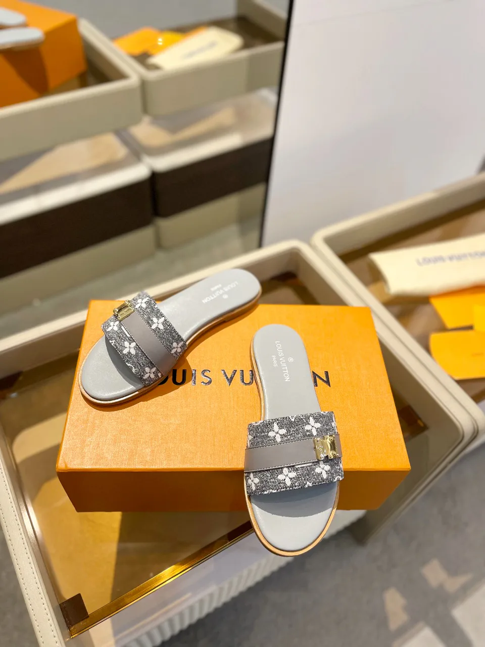 Сандалии Женские Louis Vuitton 9623583