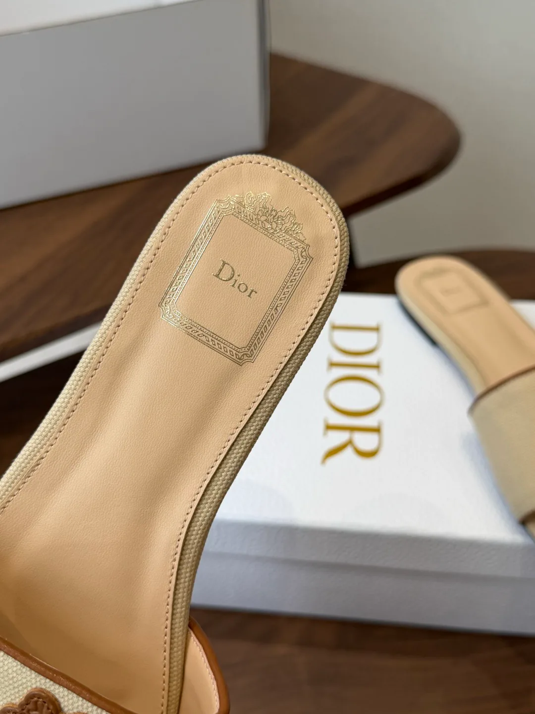 Шлепанцы Женские Christian Dior 17580786