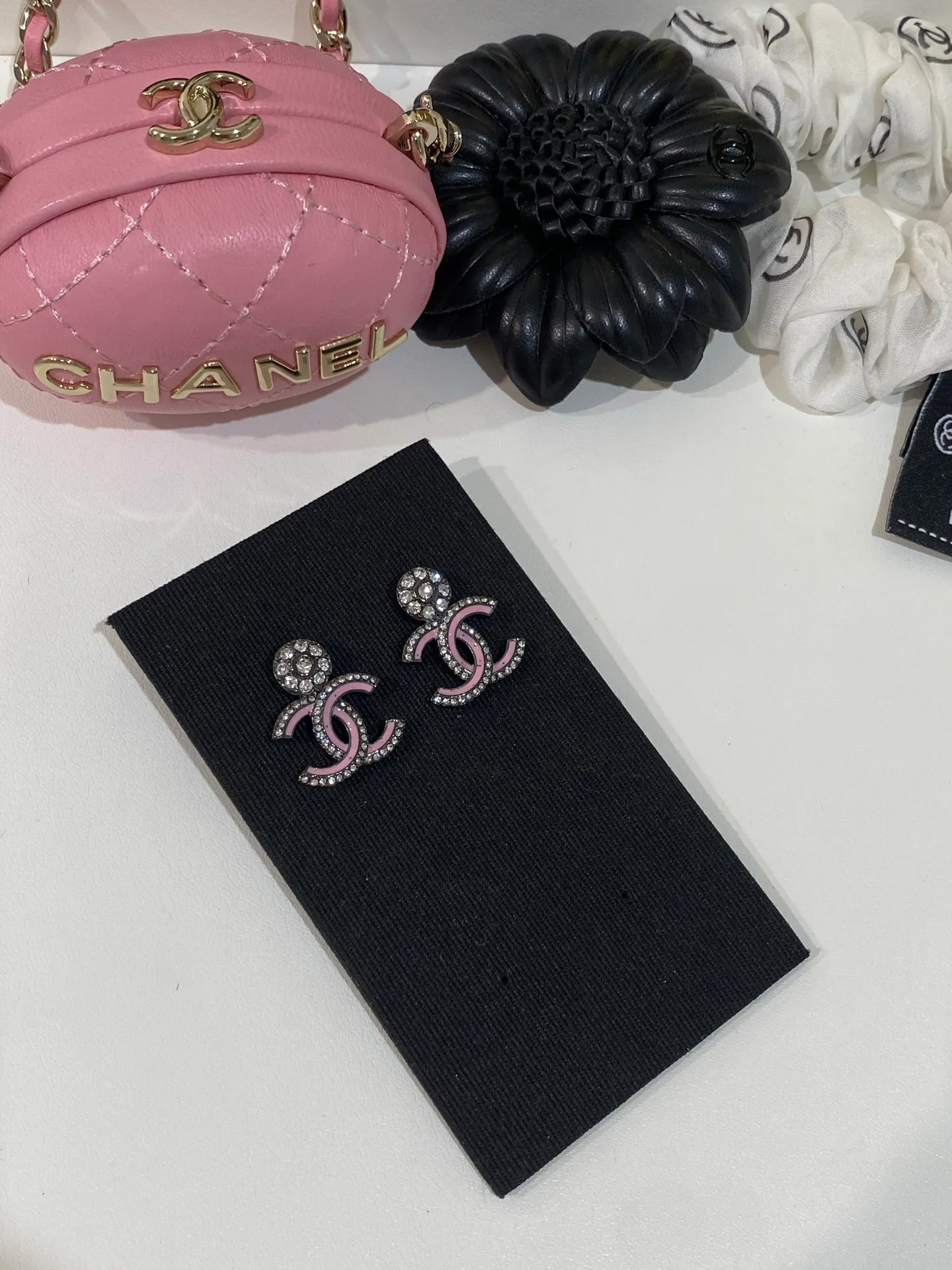 Бижутерия Chanel 18122410