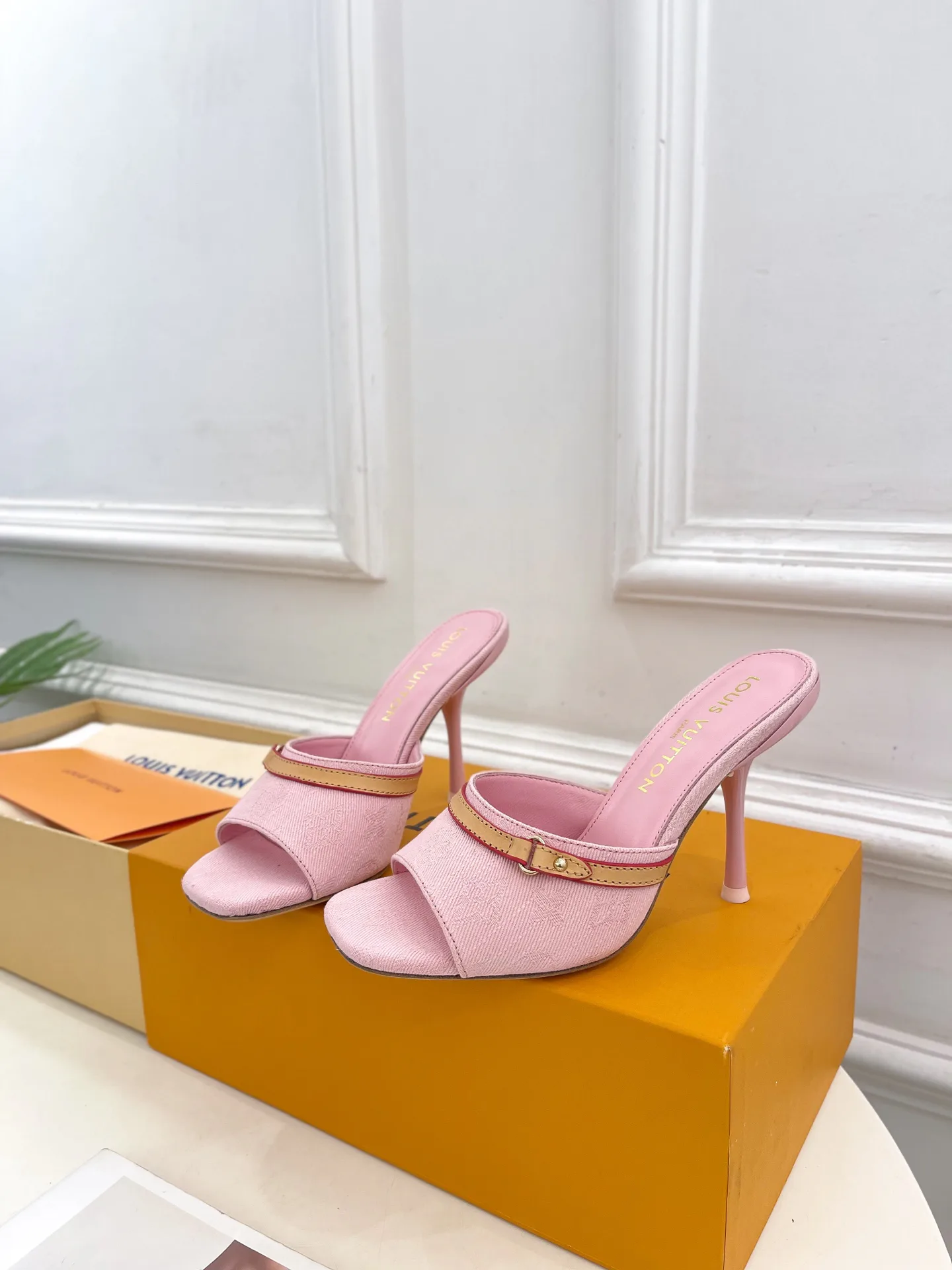Туфли Женские Louis Vuitton 11458195