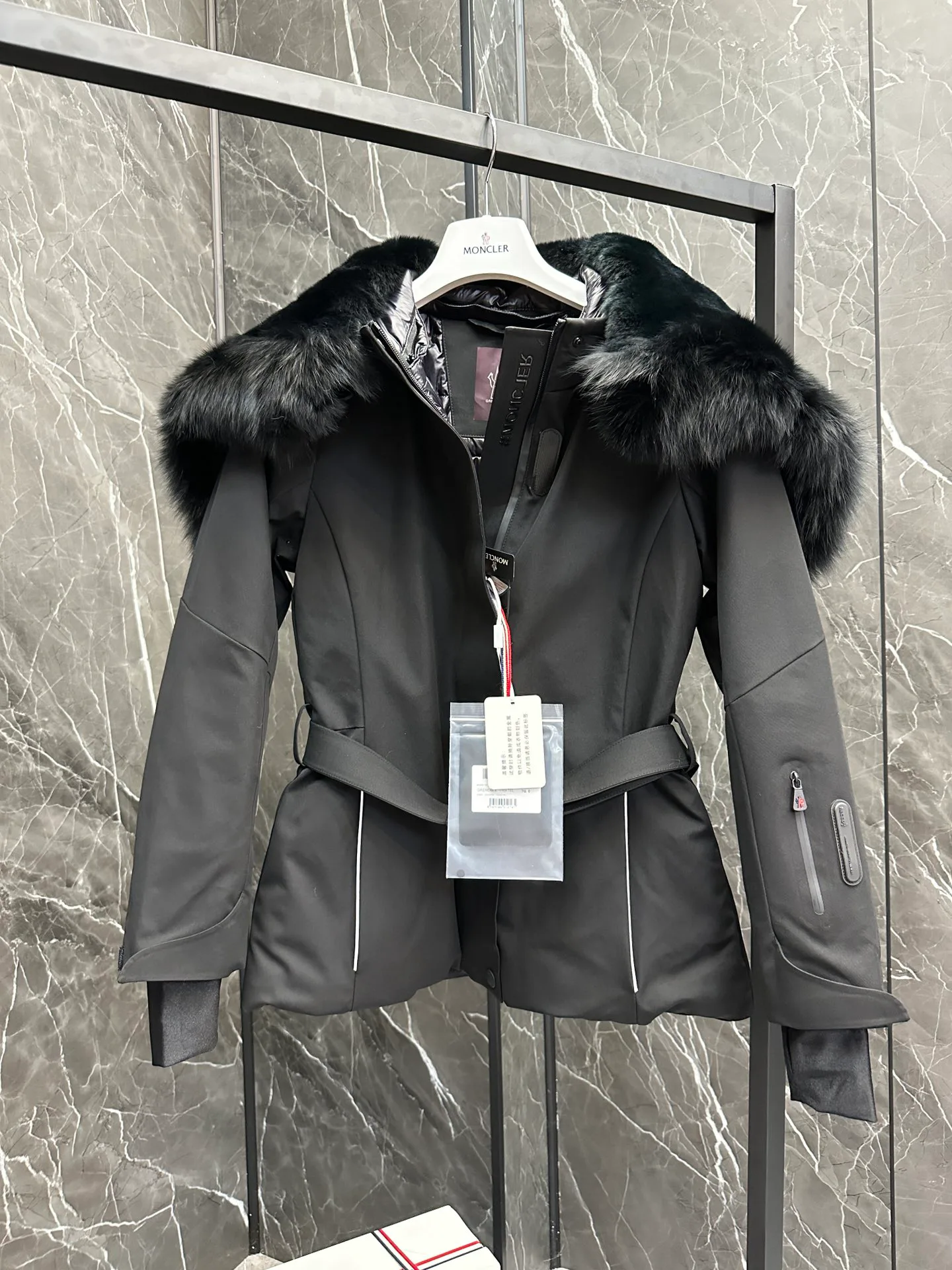 Куртки И Пуховики Женские Moncler 19629391