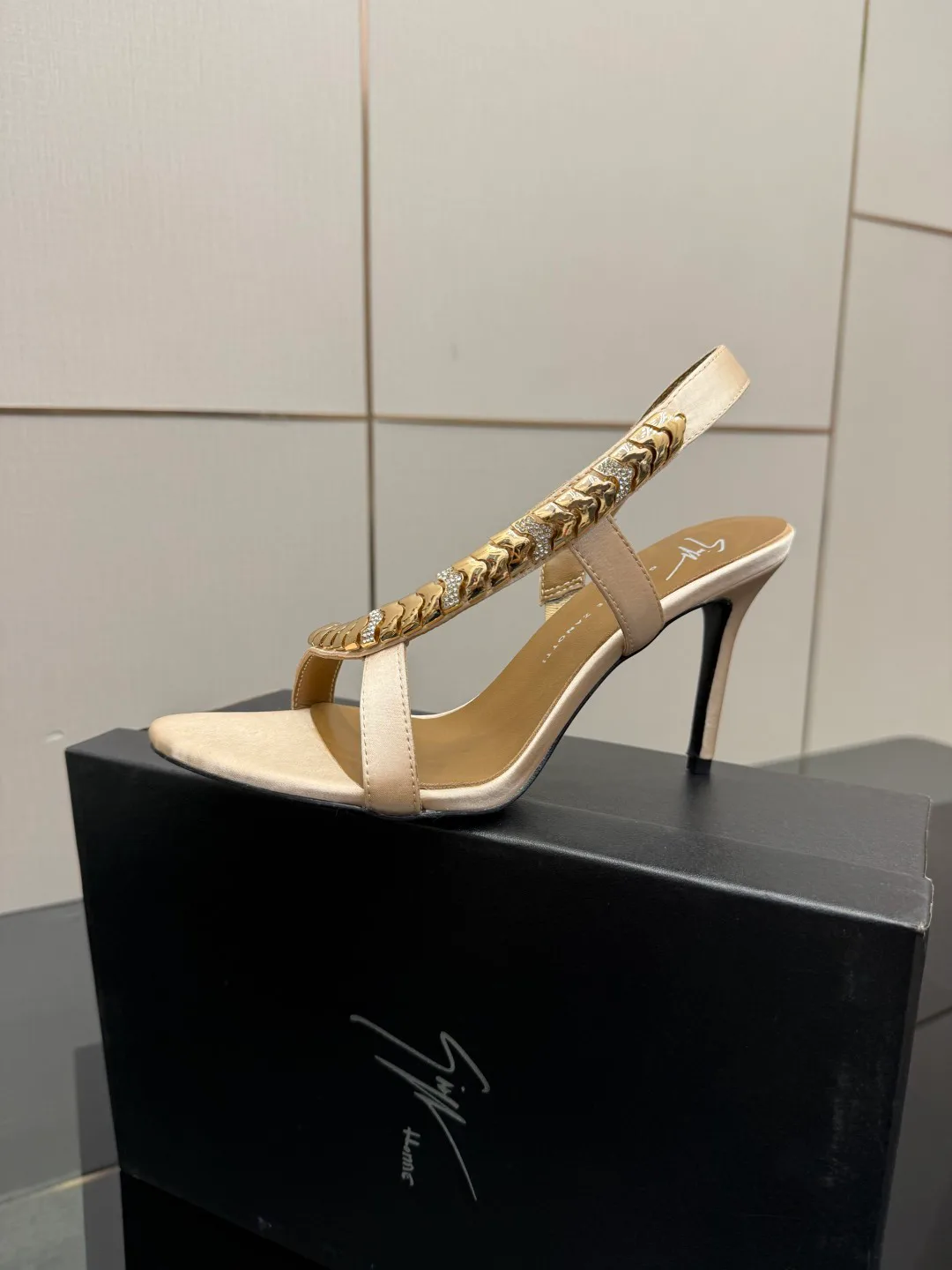 Босоножки Женские Giuseppe Zanotti 1091920