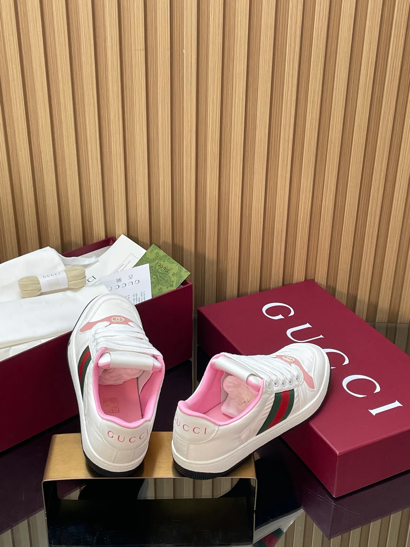 Кроссовки Женские Gucci 18700140