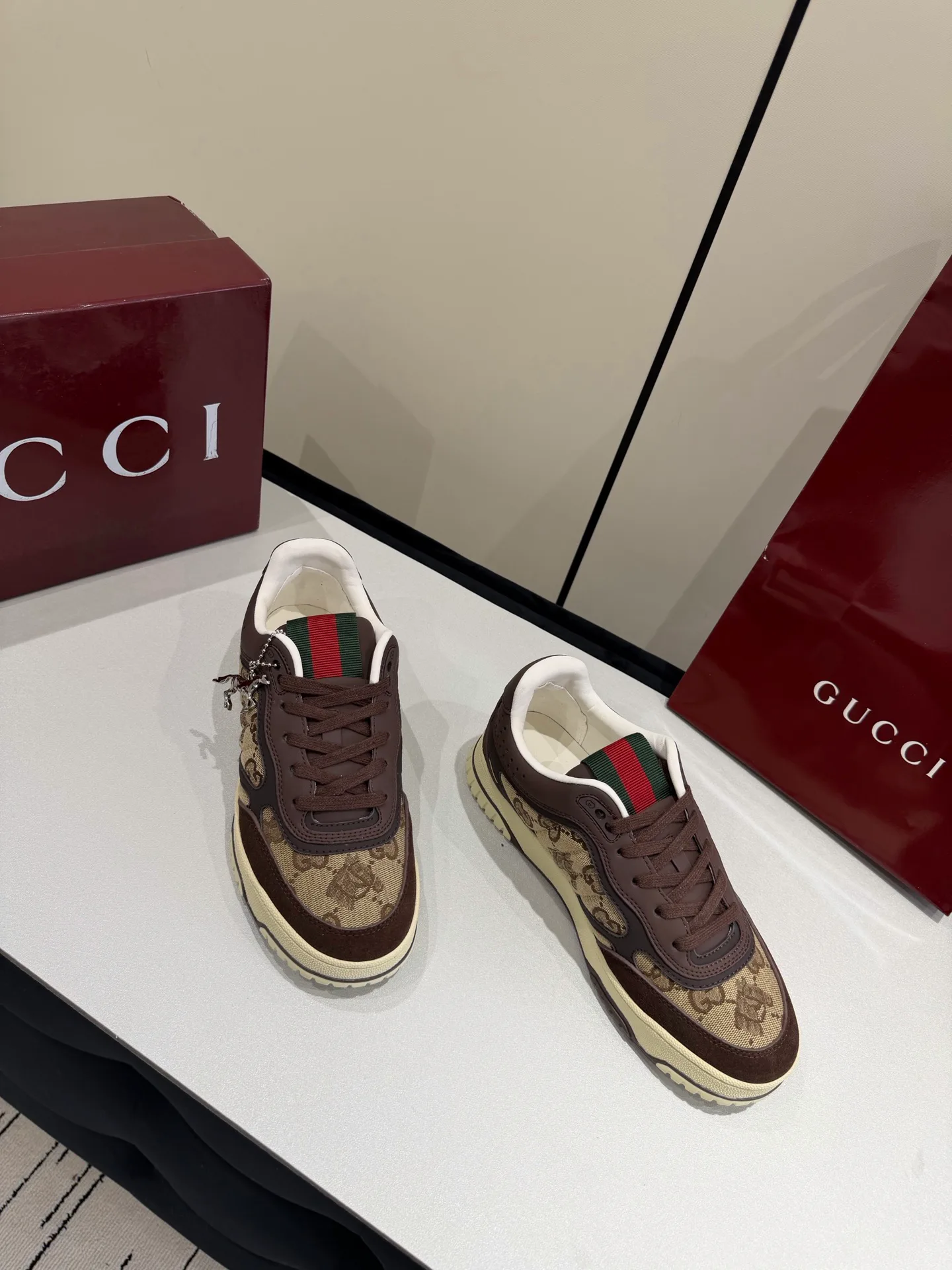 Кроссовки Женские Gucci 13570898