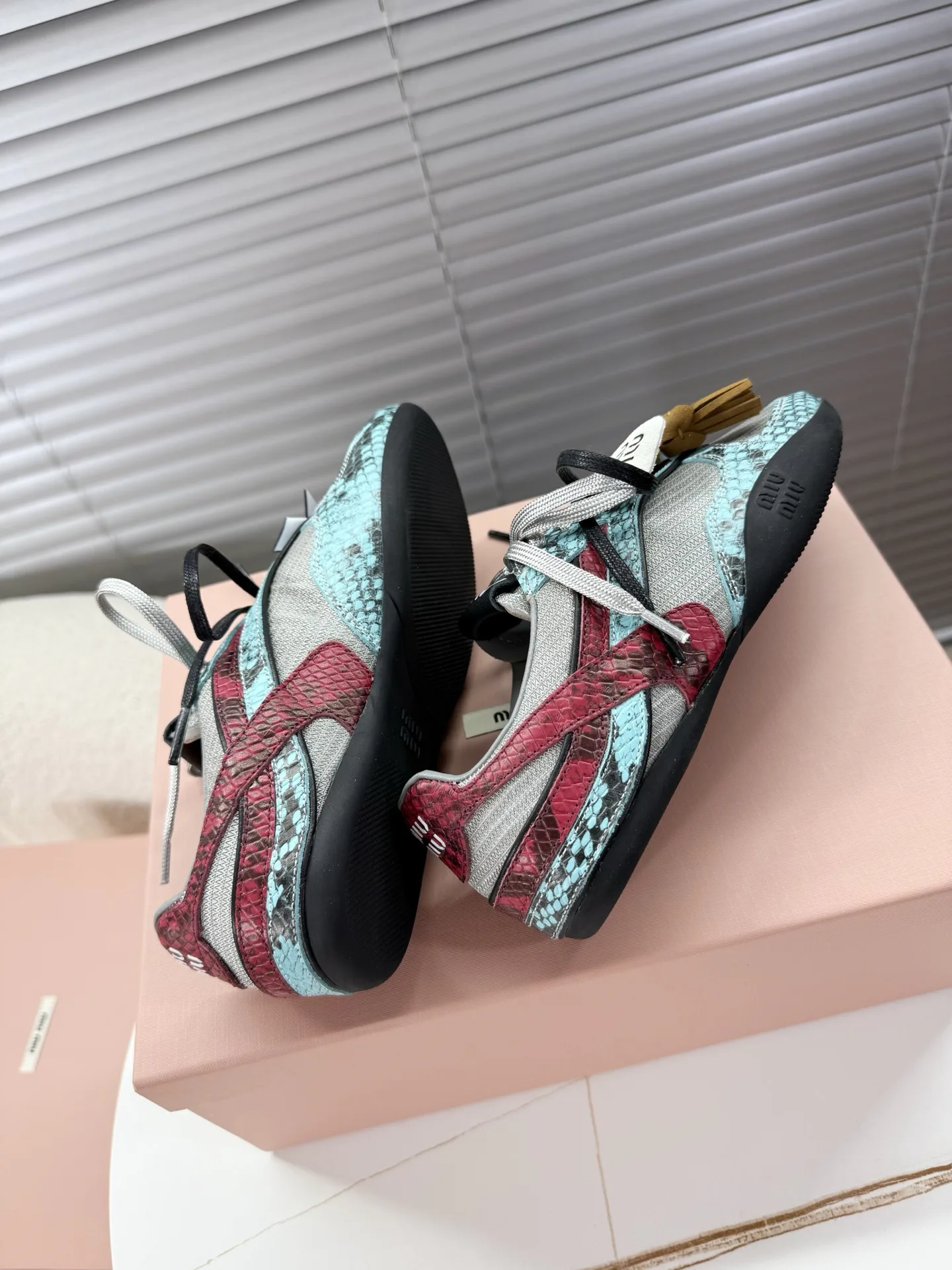 Кроссовки Женские Miu Miu 3742516