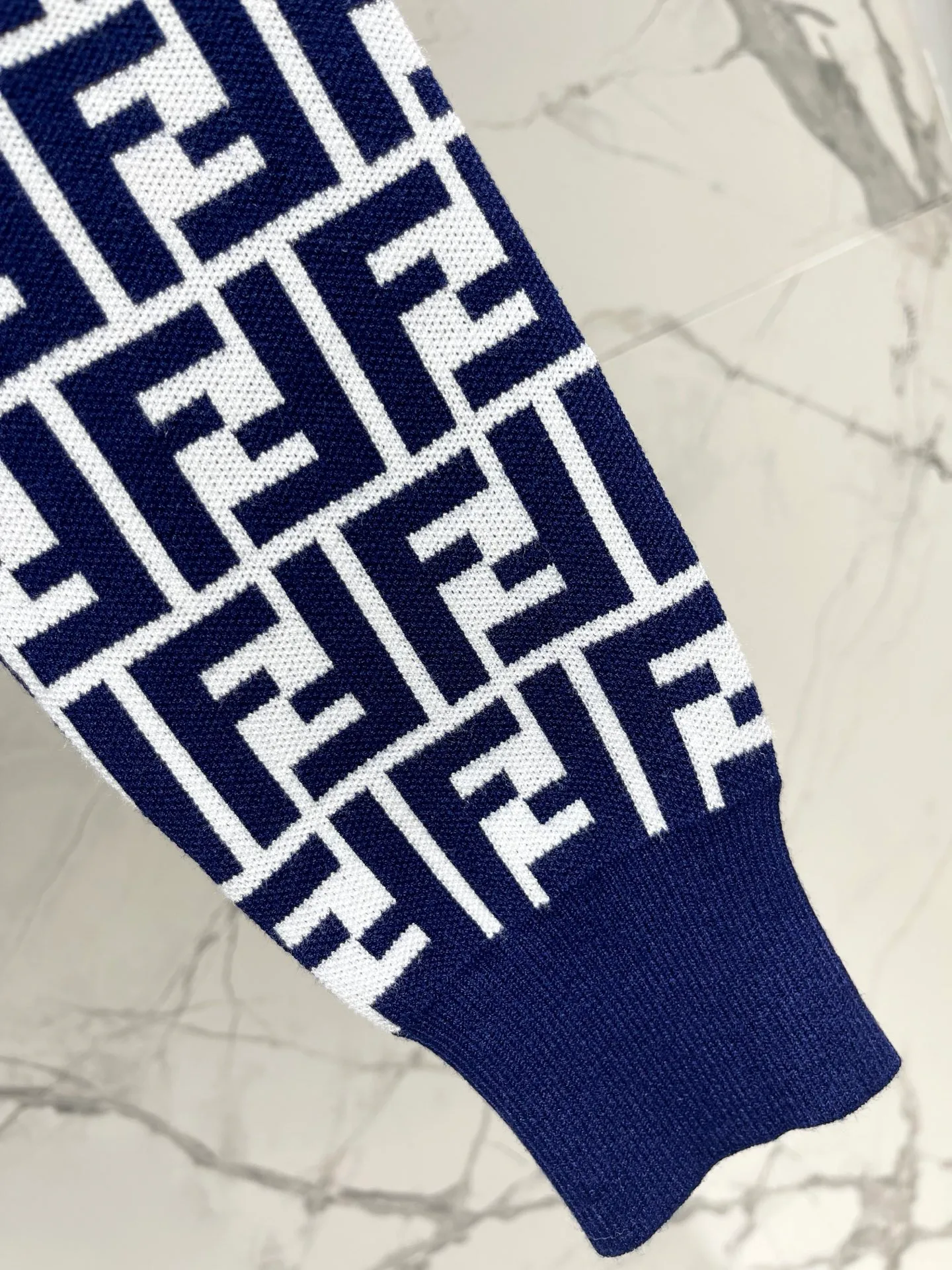 Джемперы И Свитеры Женские Fendi 18211655