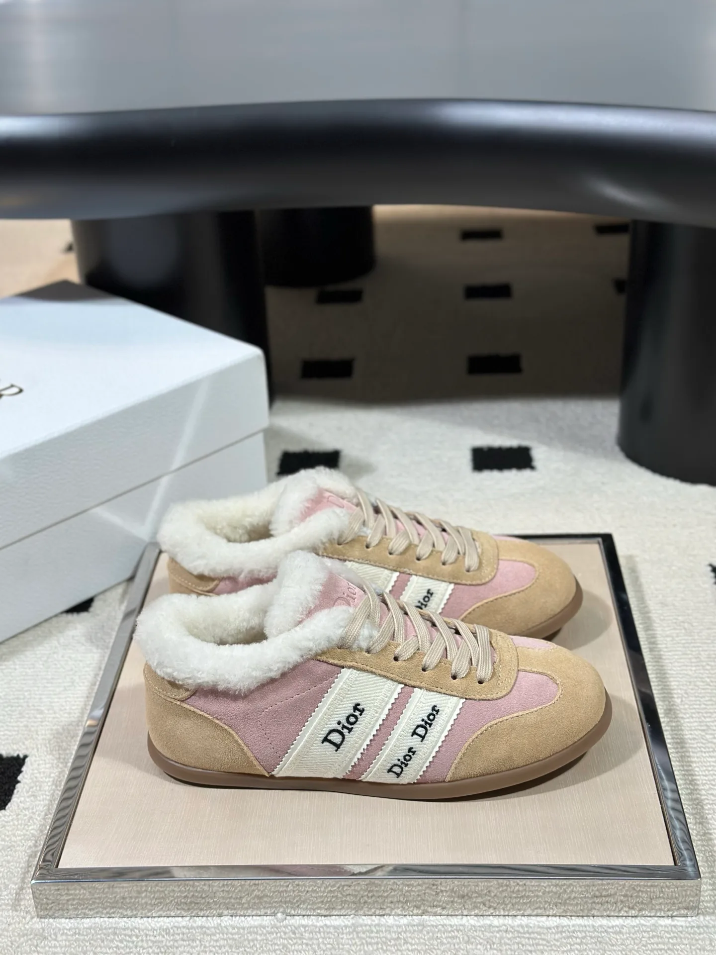 Кроссовки Женские Christian Dior 18366774