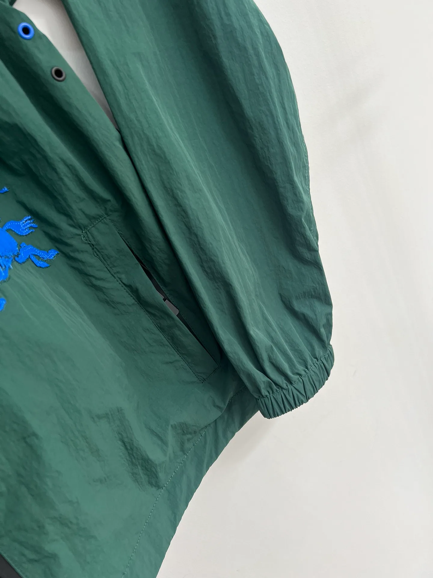 Куртки И Пуховики Женские Burberry 10898899