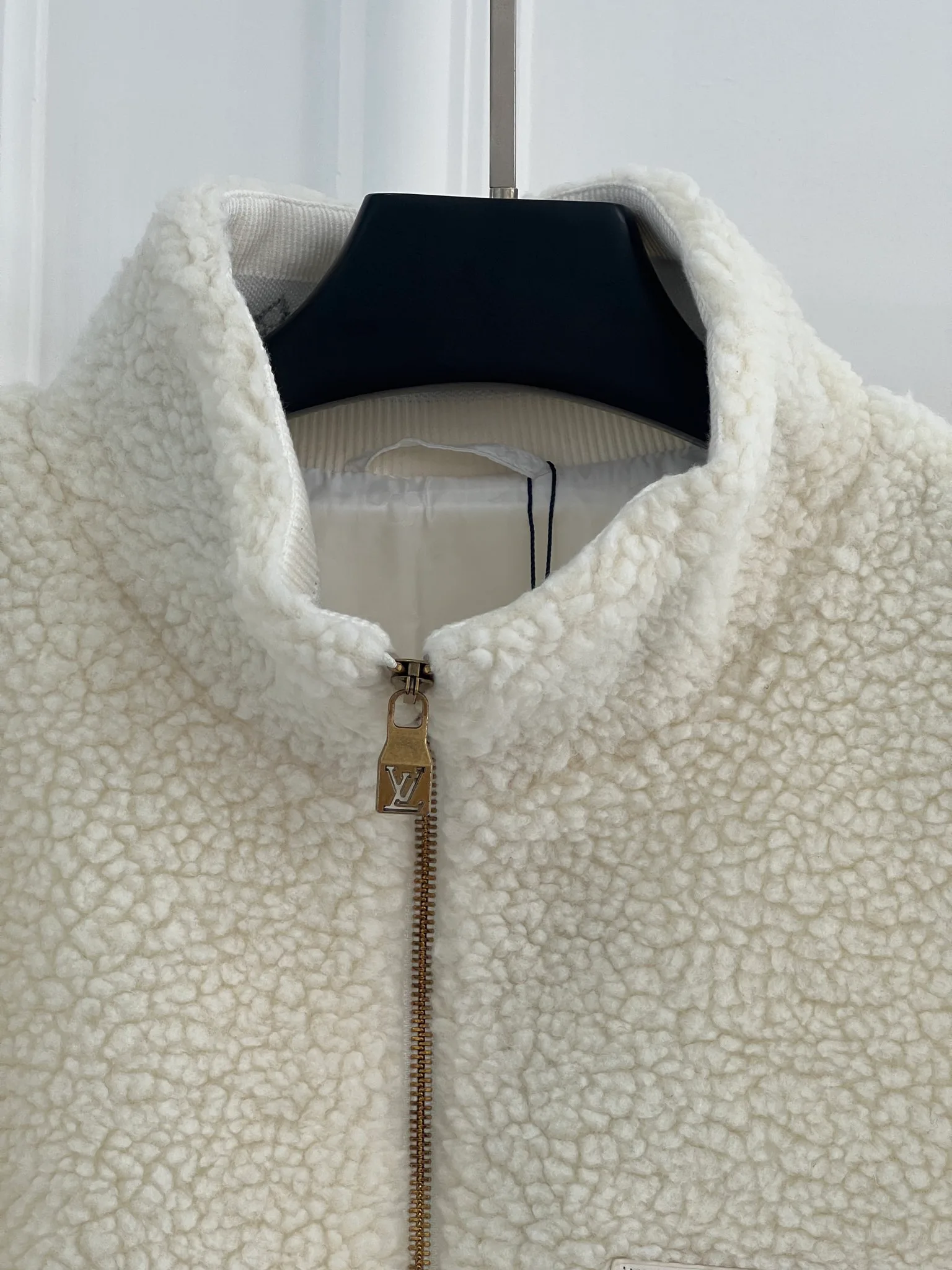 Куртки И Пуховики Женские Louis Vuitton 12842401