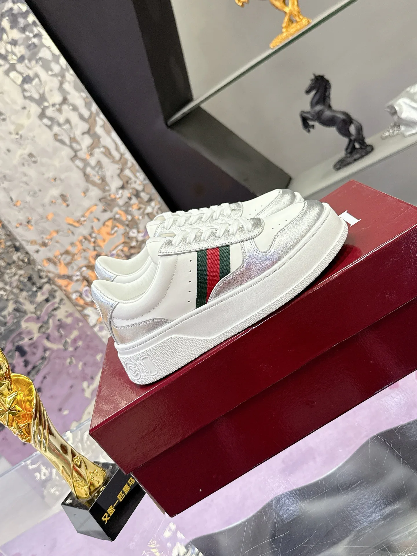 Кроссовки Женские Gucci 279185