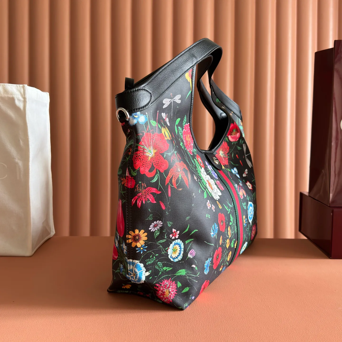 Классические Сумки Женские Gucci 18148090