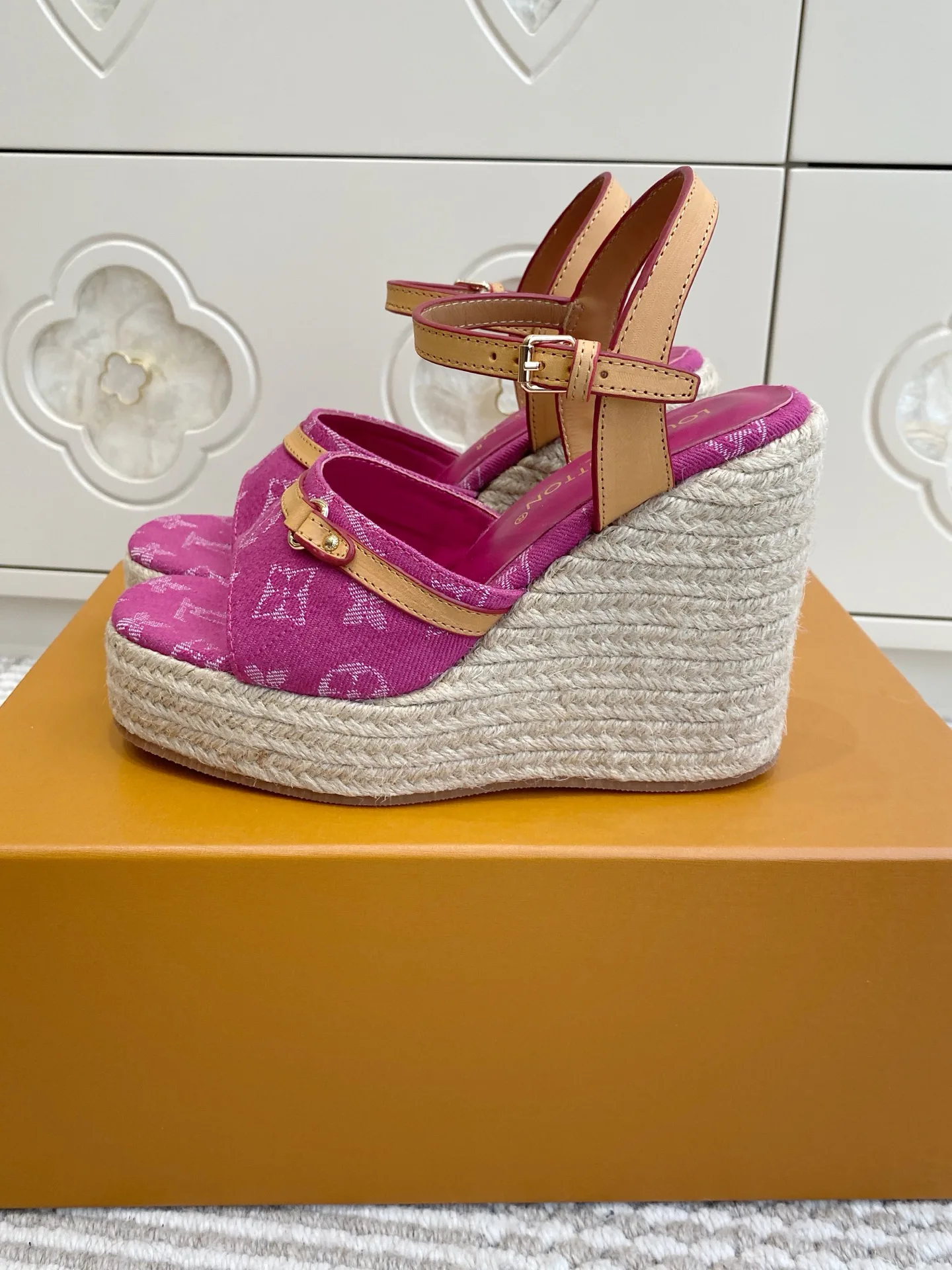 Босоножки Женские Louis Vuitton 13185480