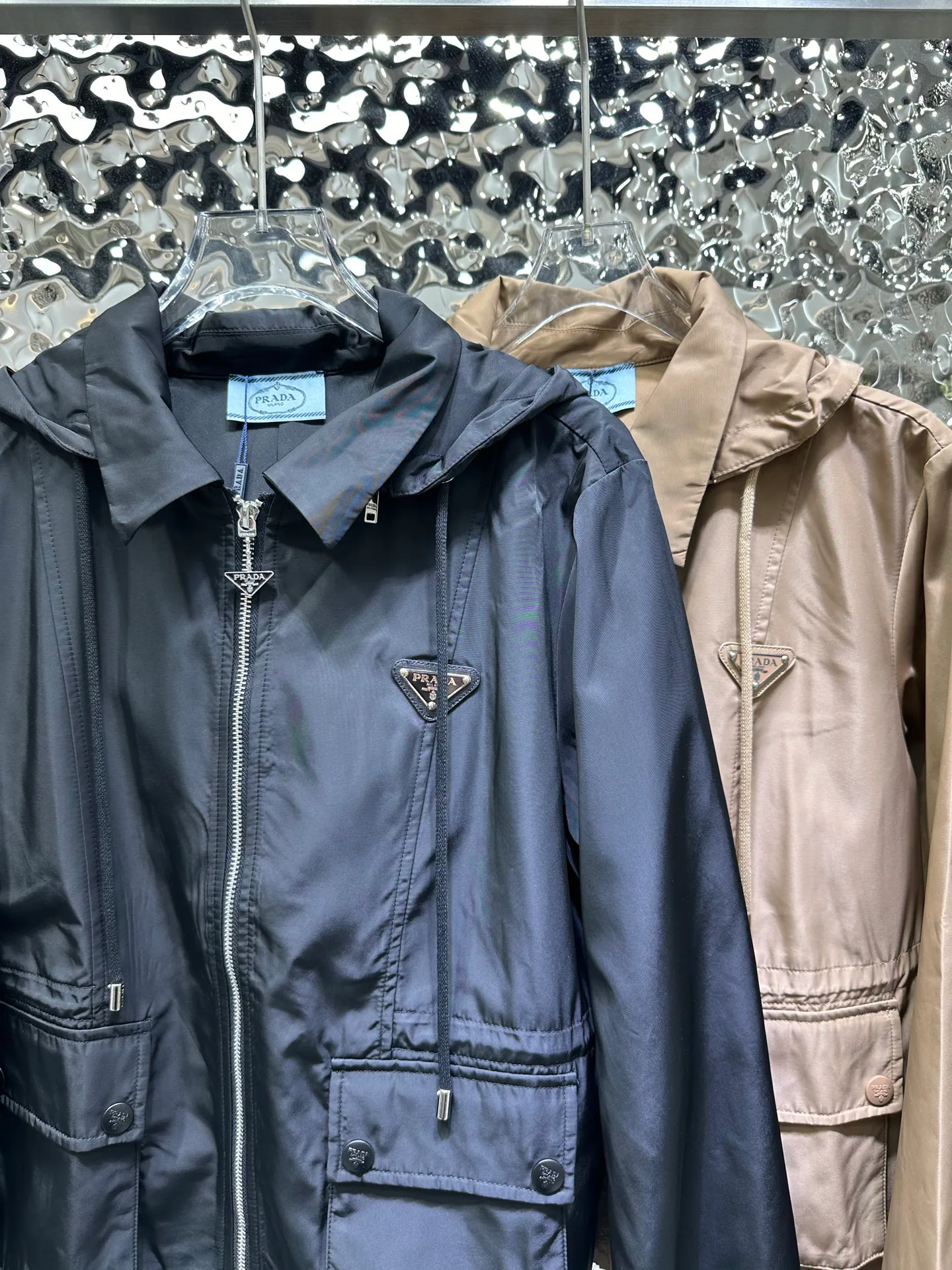 Куртки И Пуховики Женские Prada 18594338
