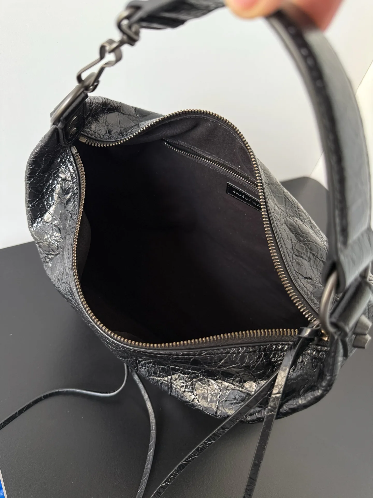 Сумки На Ремне Женские Balenciaga 11386859