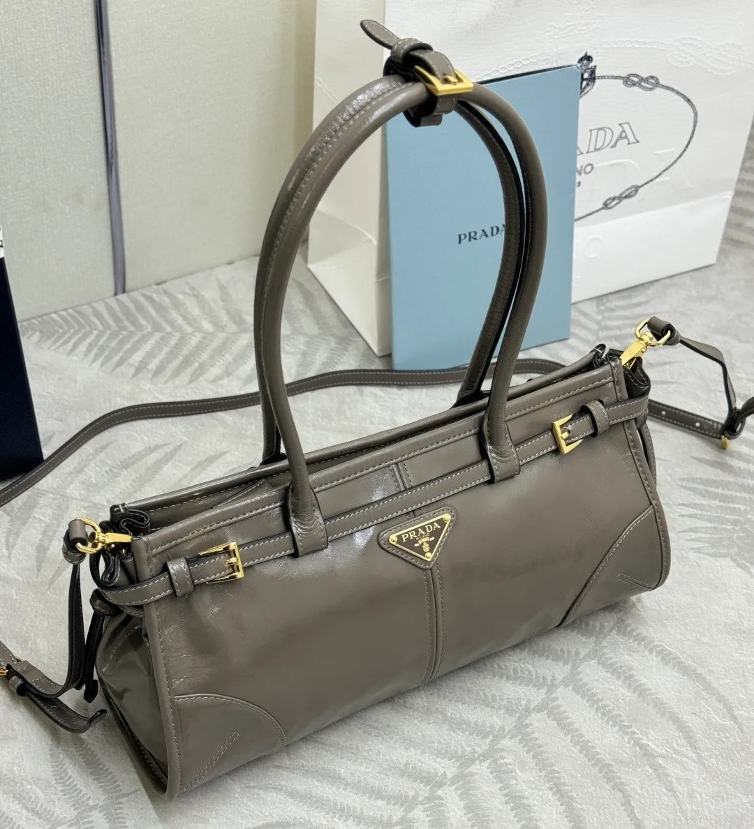Классические Сумки Женские Prada 11462493