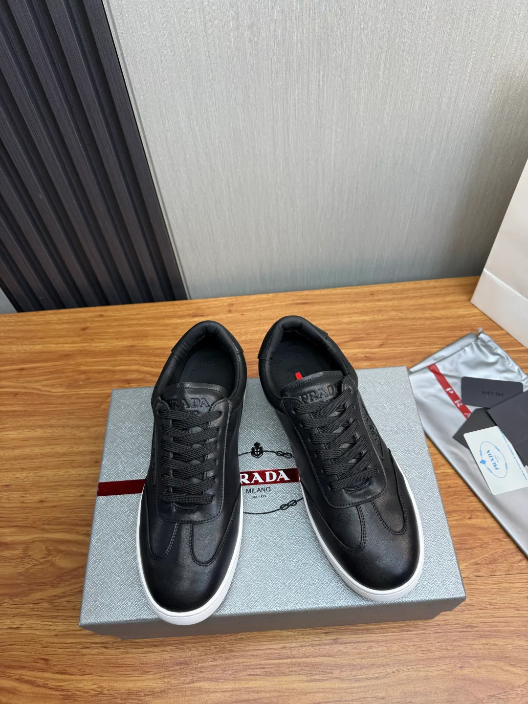 Кроссовки Мужские Prada 18263659
