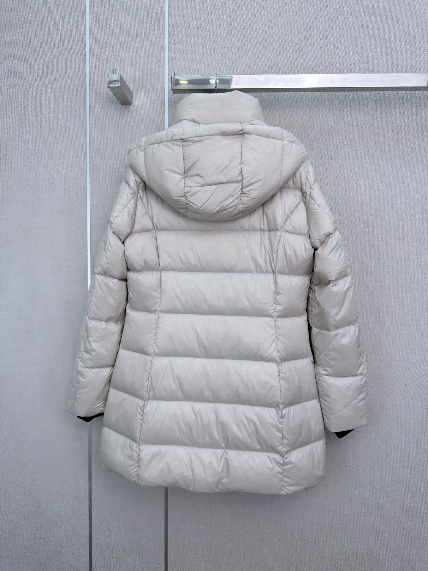 Куртки И Пуховики Женские Prada 18185808