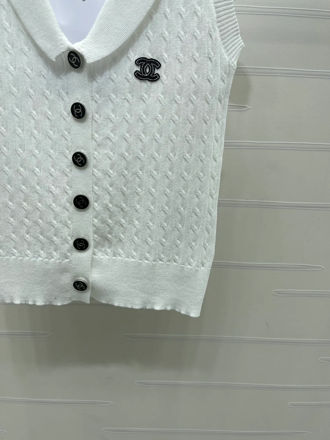 Жилеты Женские Chanel 17399241