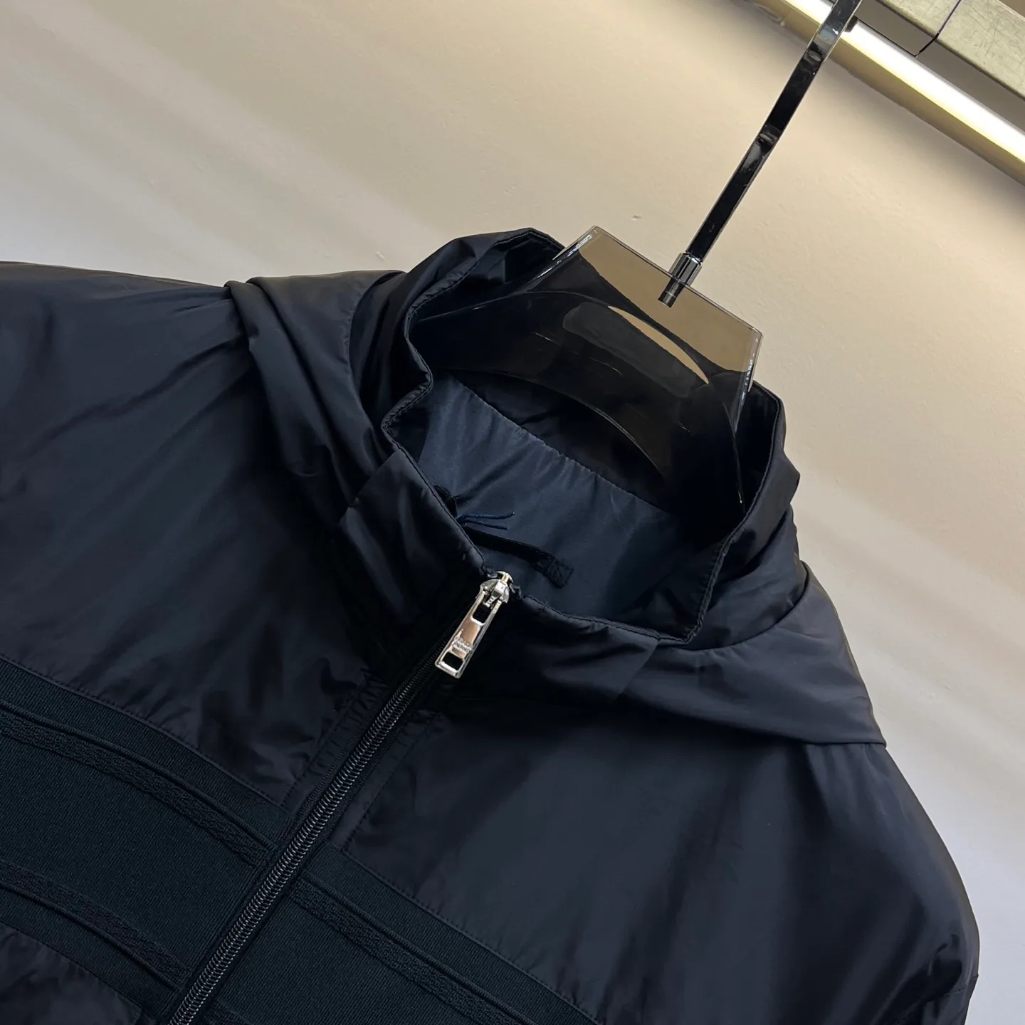 Куртки И Пуховики Женские Prada 17340704