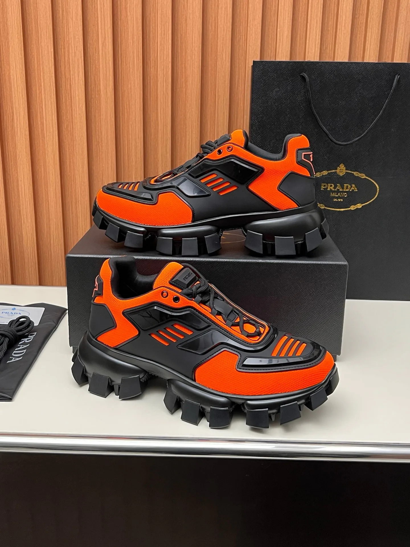 Кроссовки Женские Prada 17955149