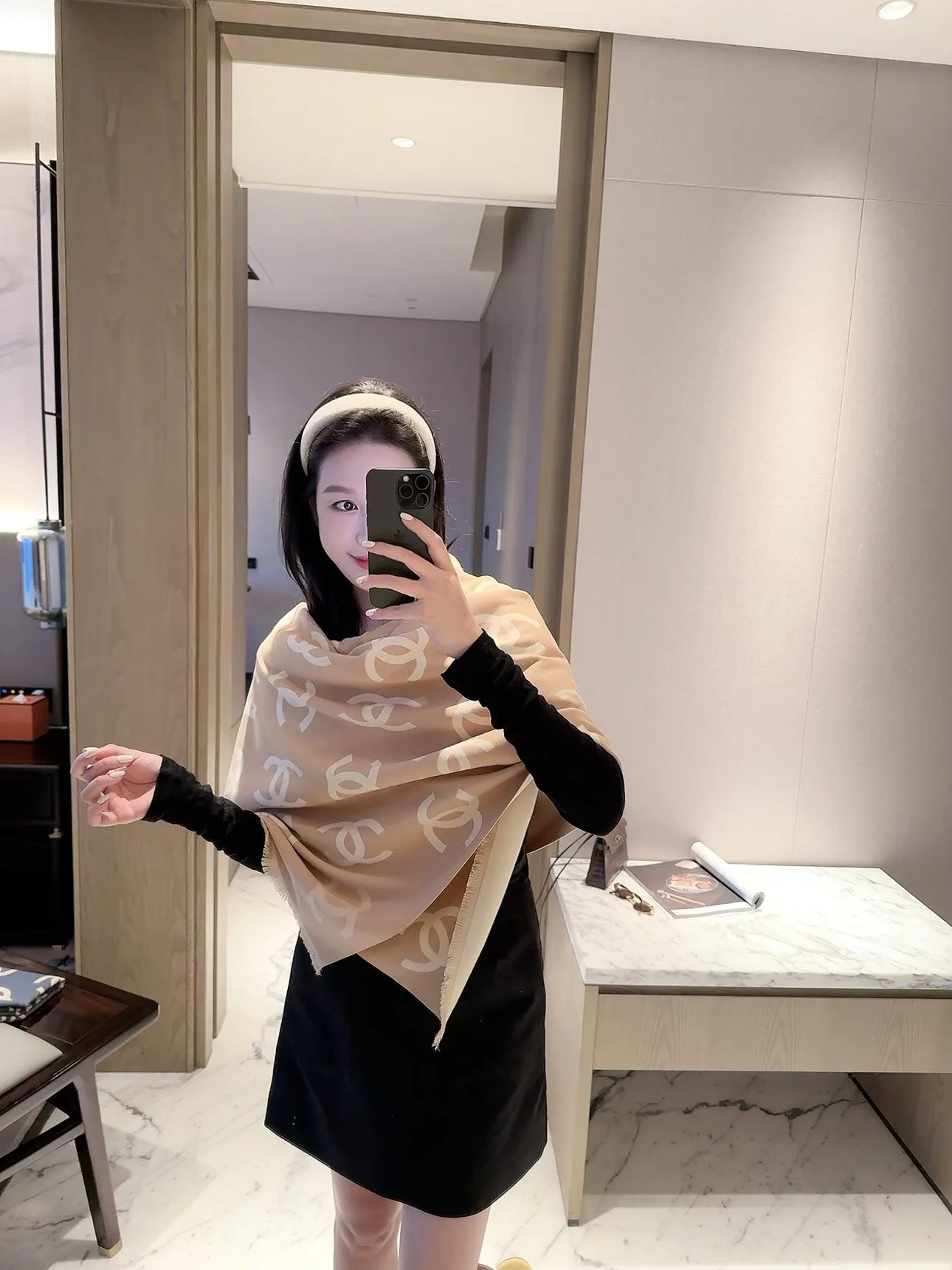 Шарфы Chanel 18003000
