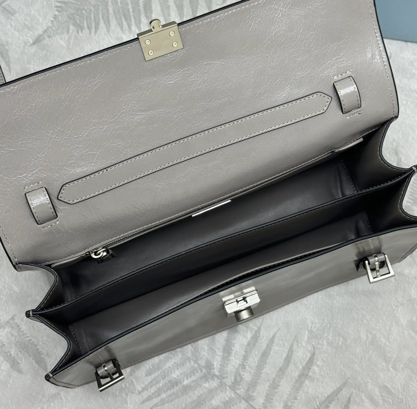 Классические Сумки Женские Prada 11462450