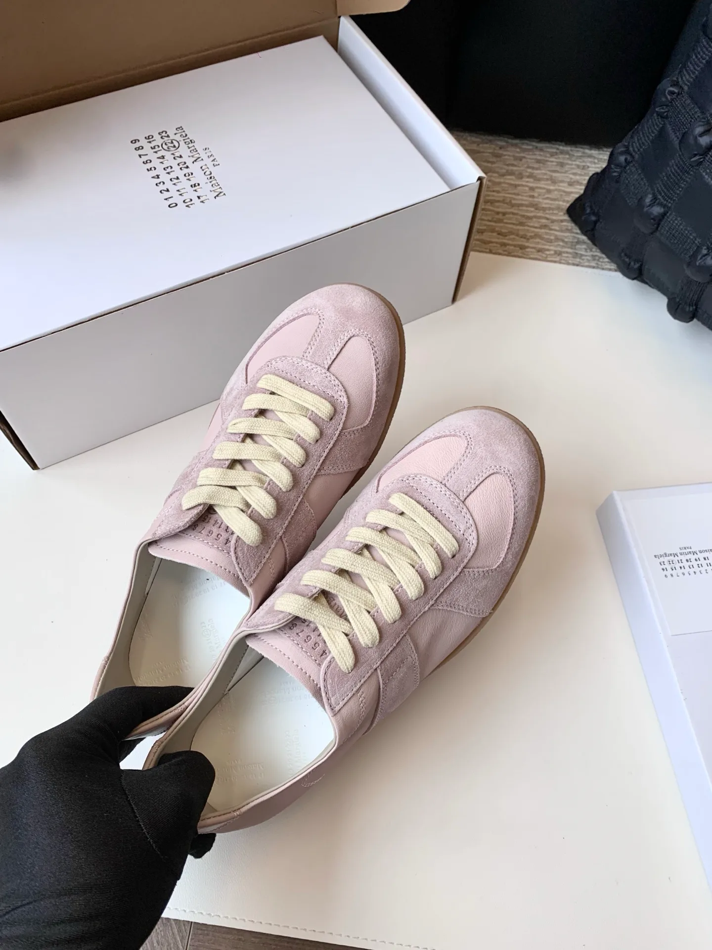 Кроссовки Женские Maison Margiela 17628618