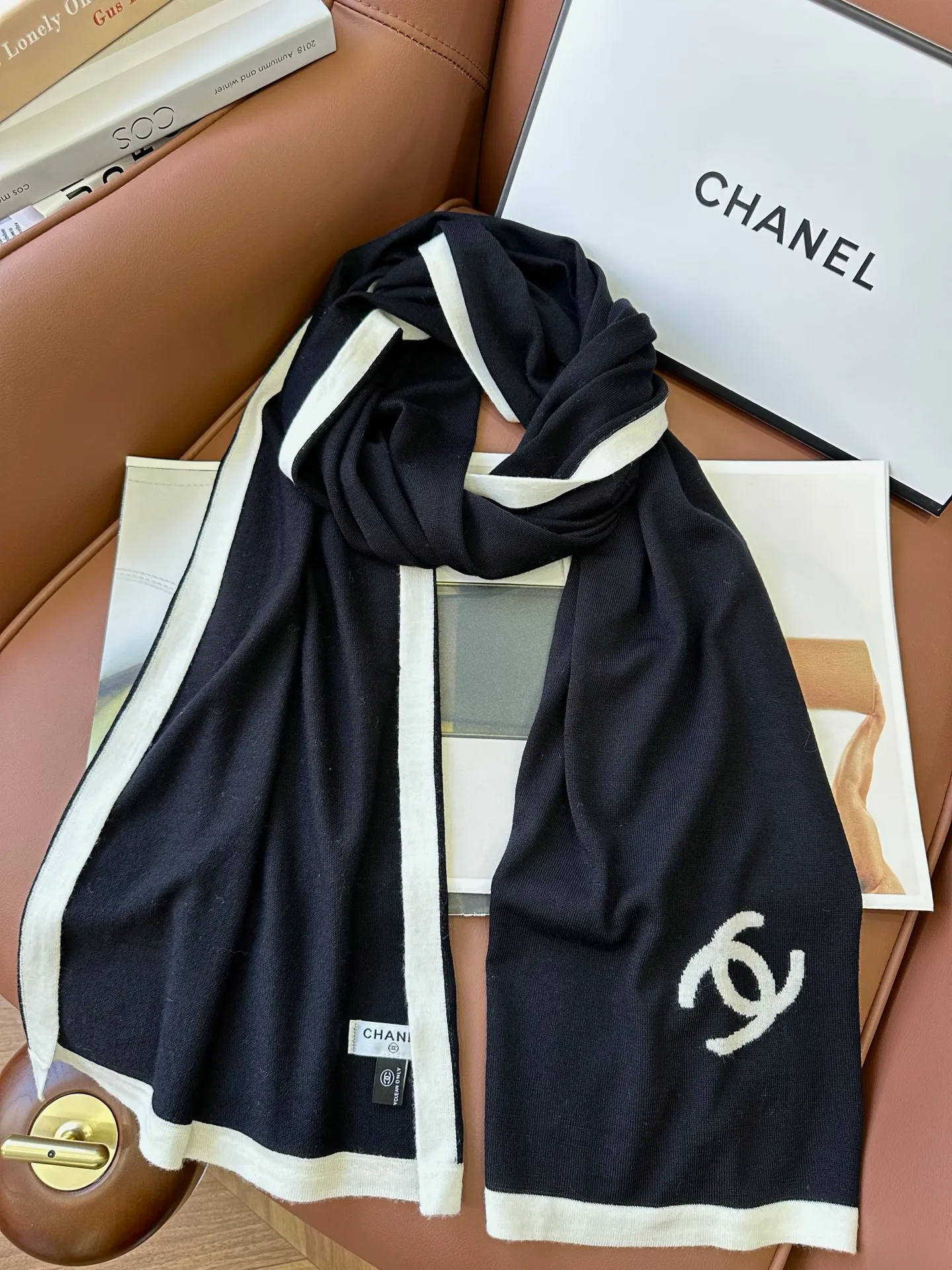 Шарфы Chanel 18127778
