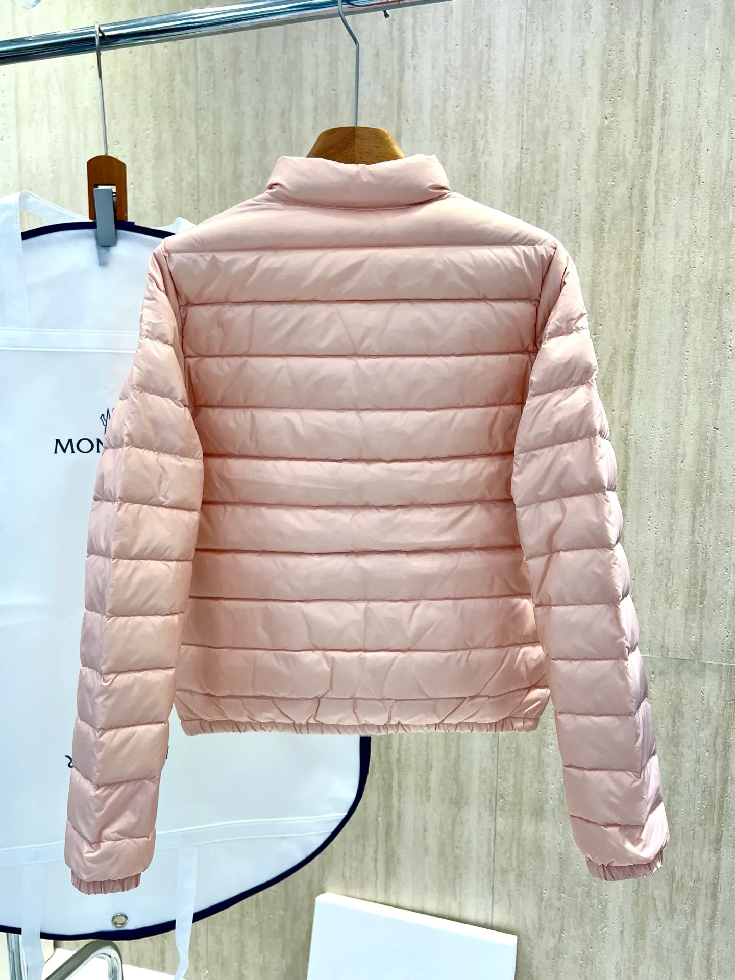 Куртки И Пуховики Женские Moncler 18212689
