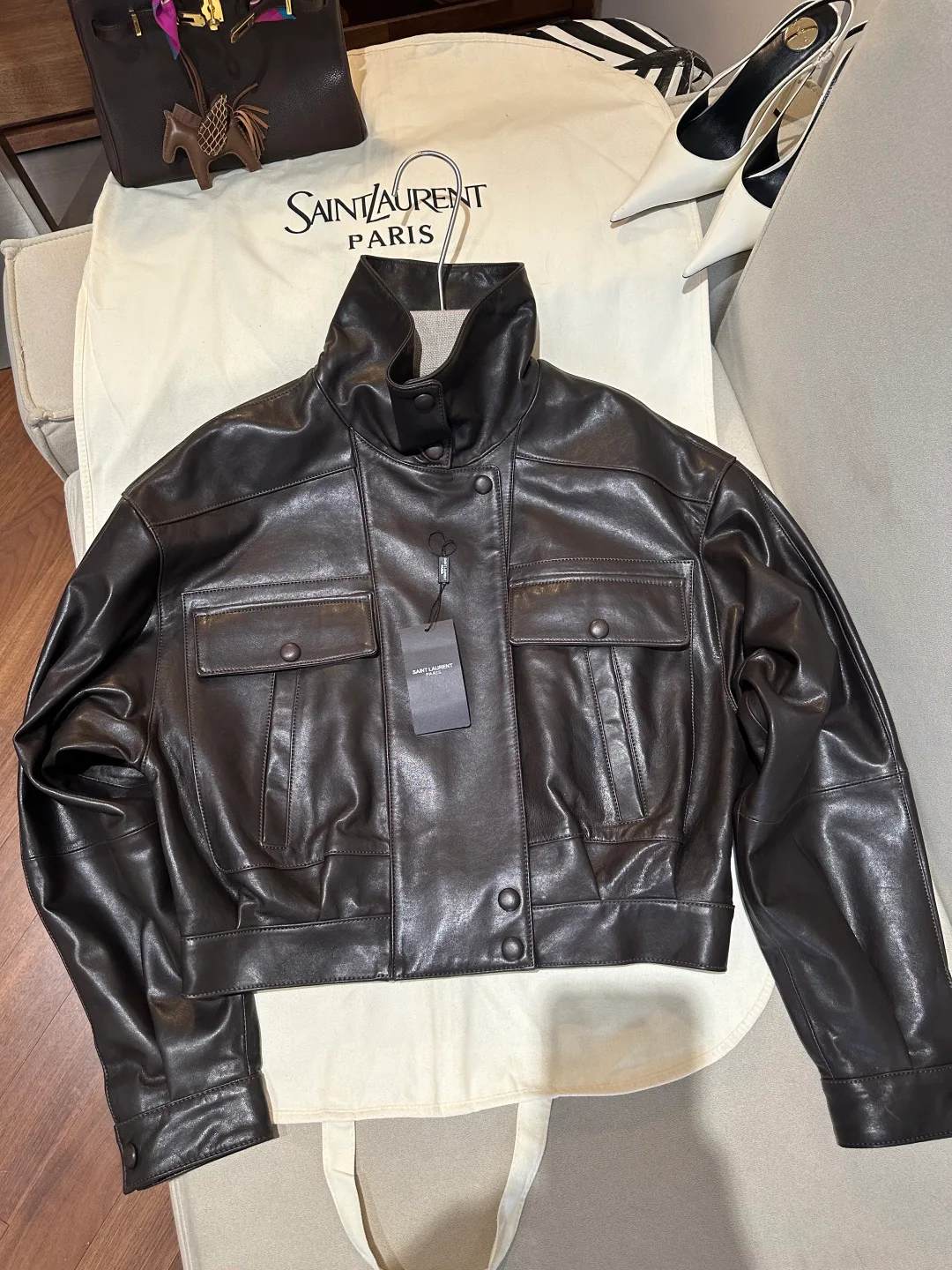 Кожаные Куртки И Дублёнки Женские Saint Laurent 18040518