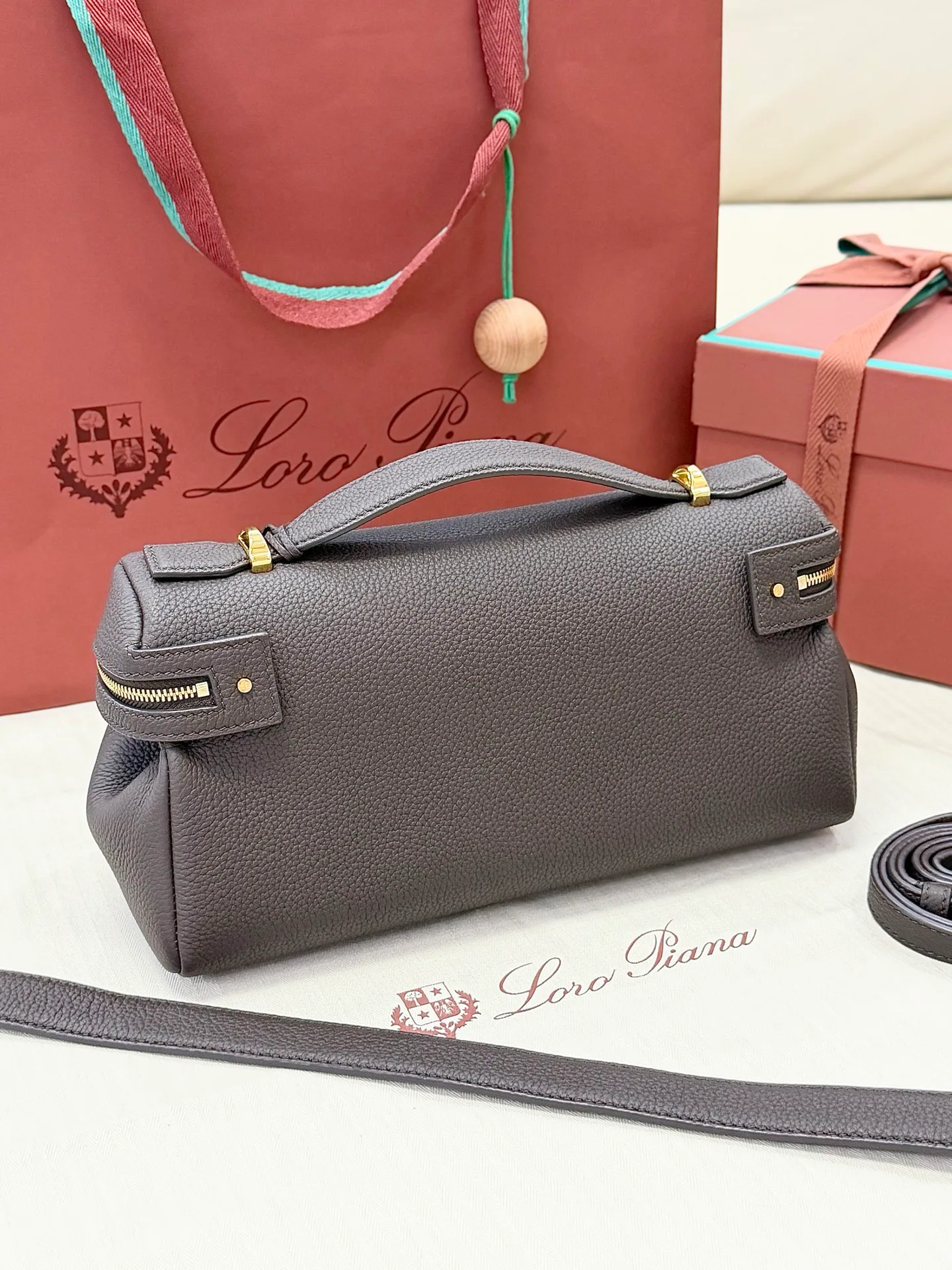 Классические Сумки Женские Loro Piana 17692349