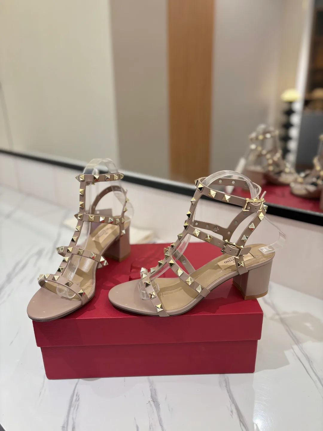 Босоножки Женские Valentino 11683075