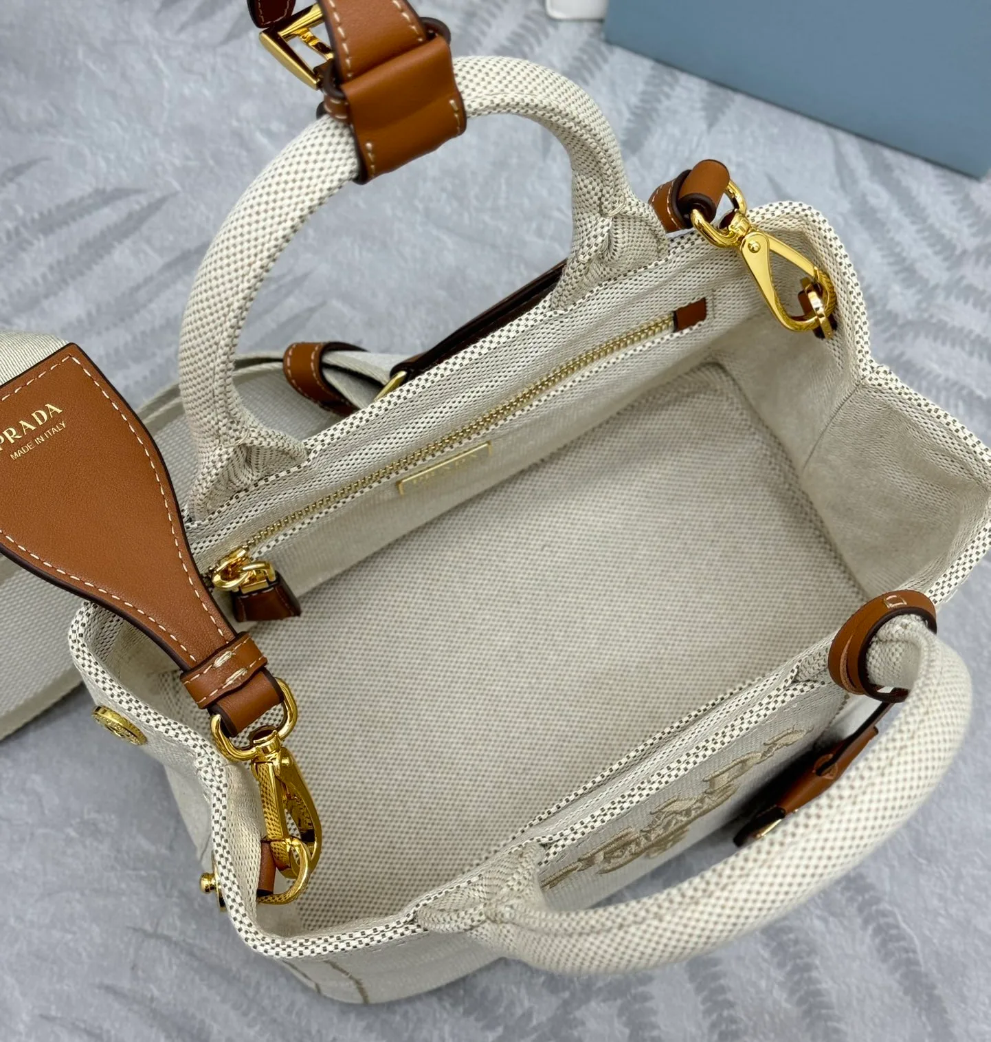 Сумки На Ремне Женские Prada 11164963