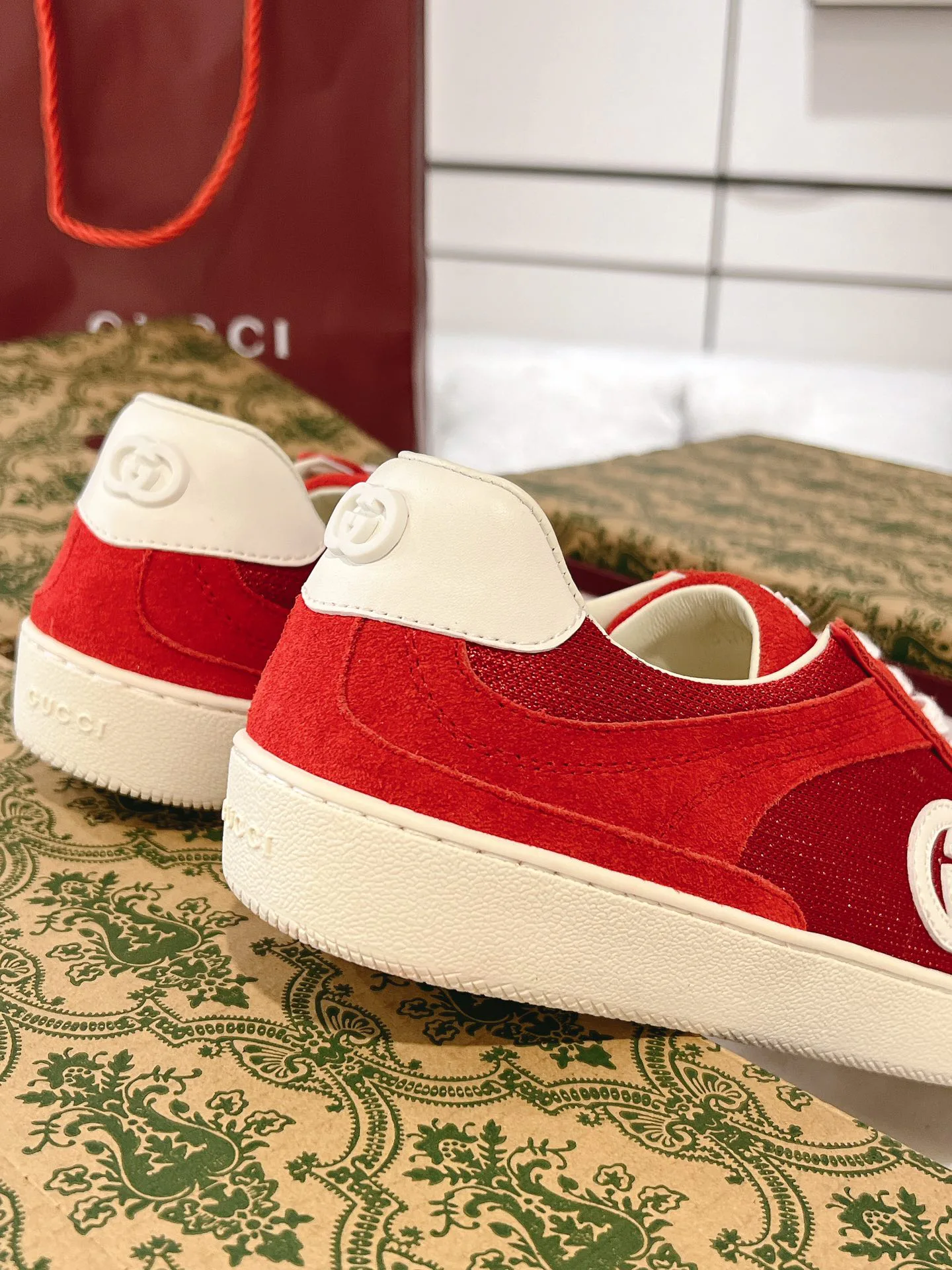 Кроссовки Женские Gucci 1827498