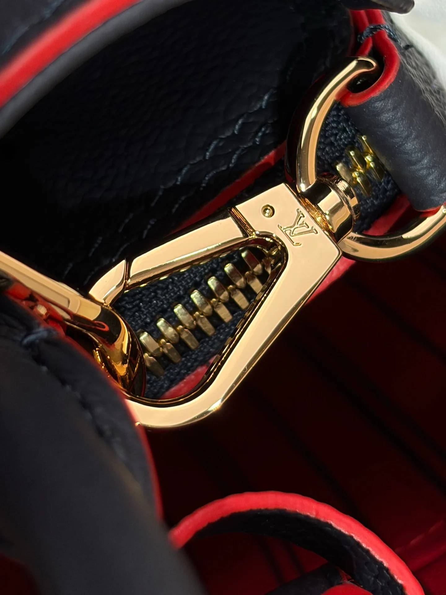 Классические Сумки Женские Louis Vuitton 18240327